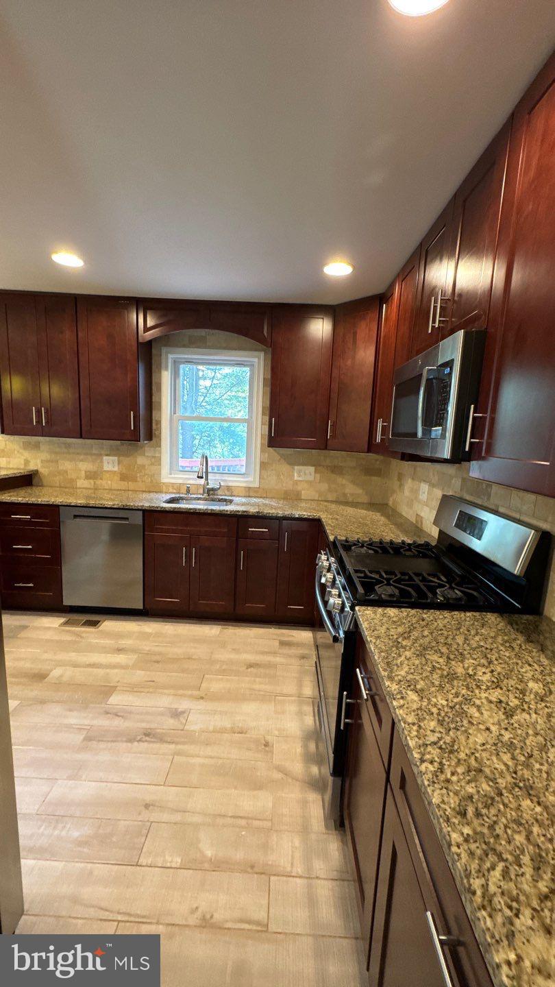 BRAMPTON HILLS - Residential Lease