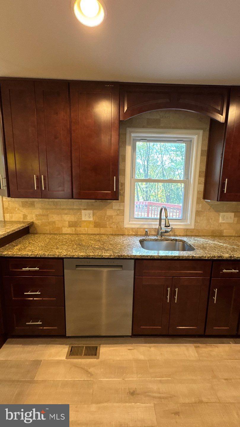 BRAMPTON HILLS - Residential Lease