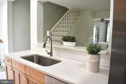 19127 WINDSOR ROAD TRIANGLE VA 22172