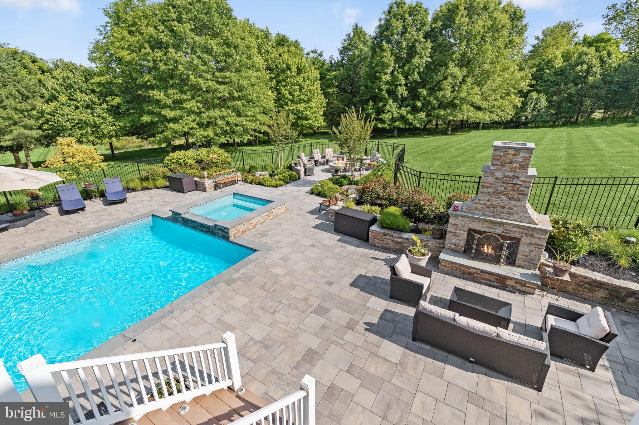 FOX MEADOW - Residential