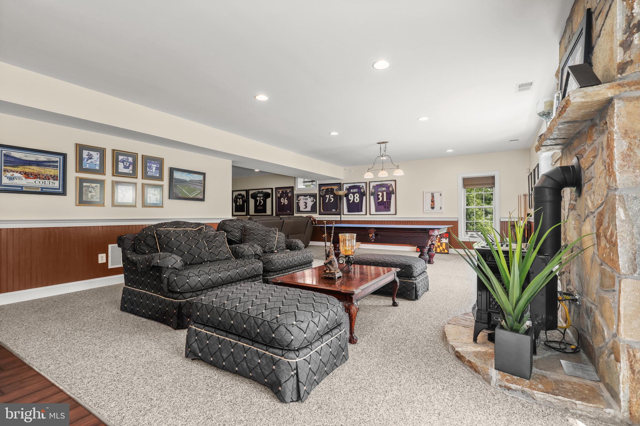 FOX MEADOW - Residential