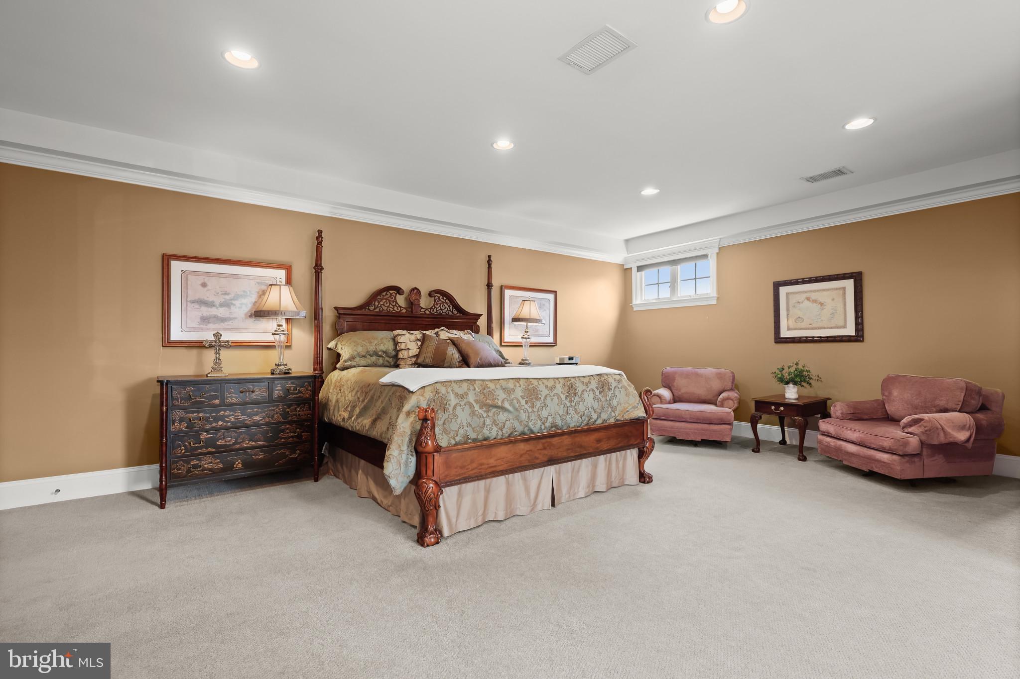 FOX MEADOW - Residential