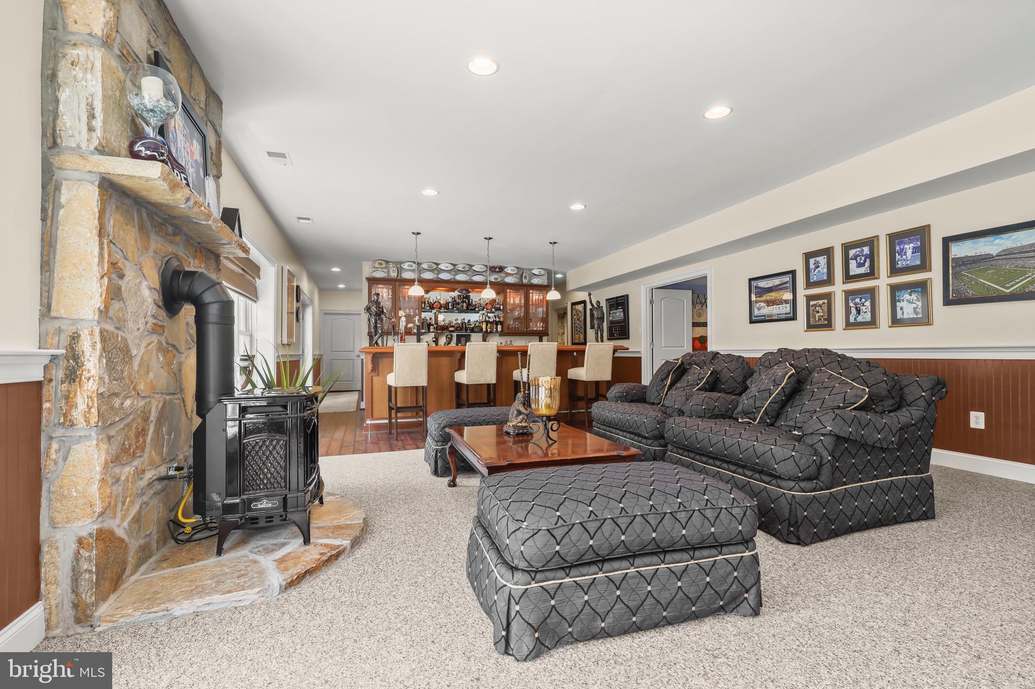 FOX MEADOW - Residential