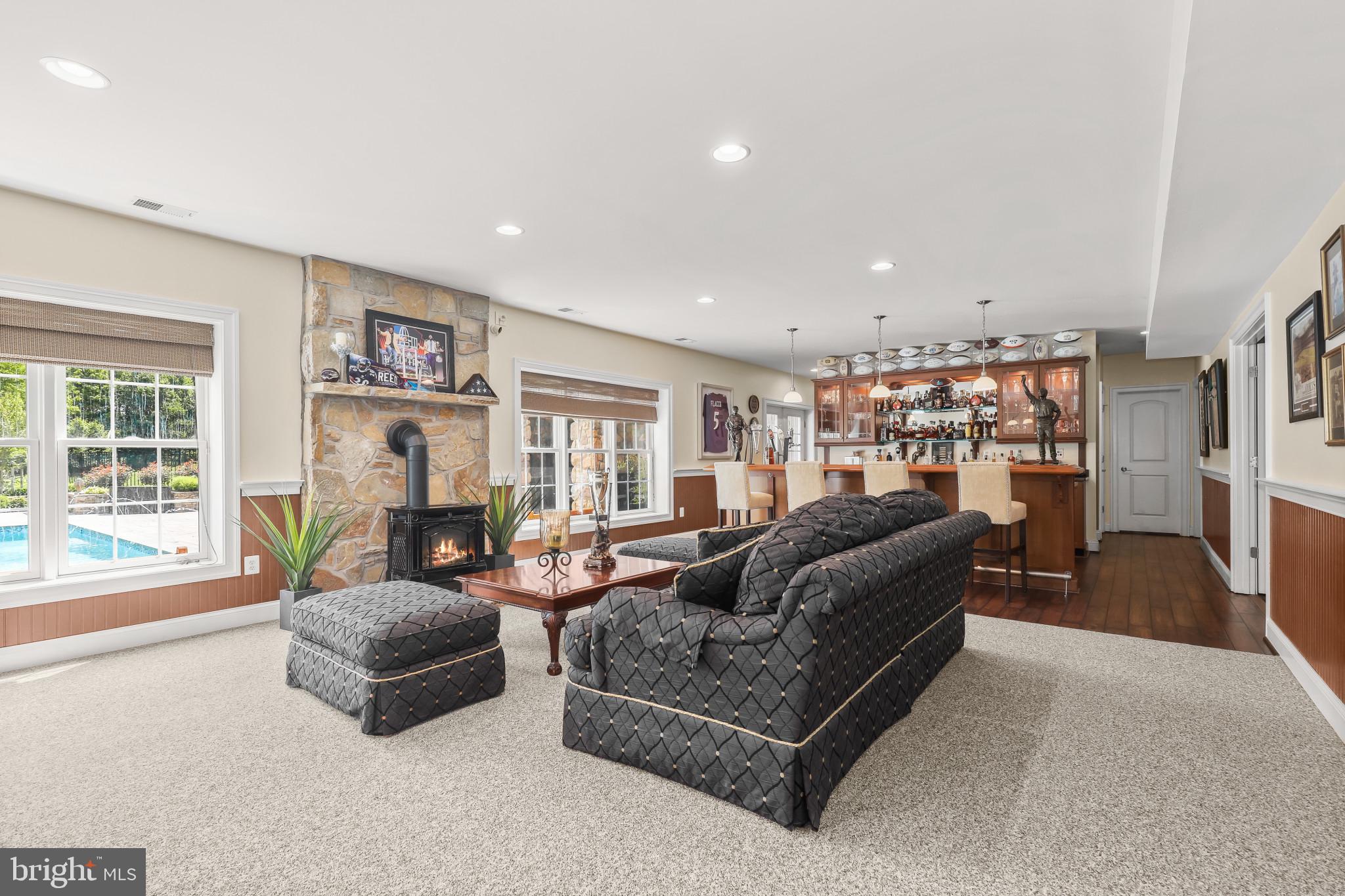 FOX MEADOW - Residential