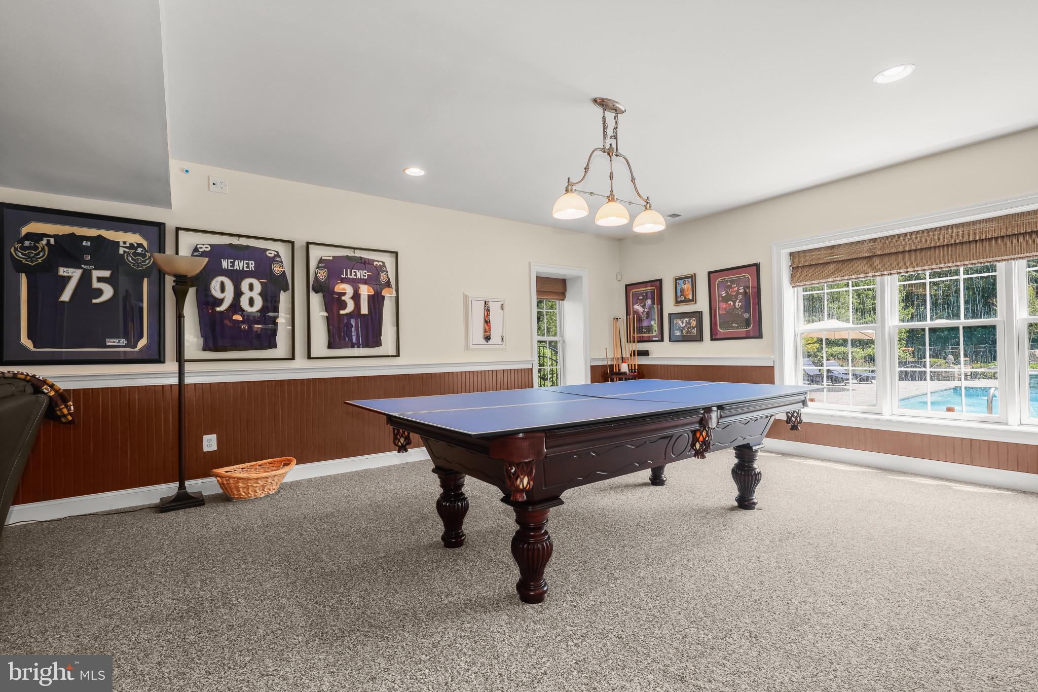 FOX MEADOW - Residential