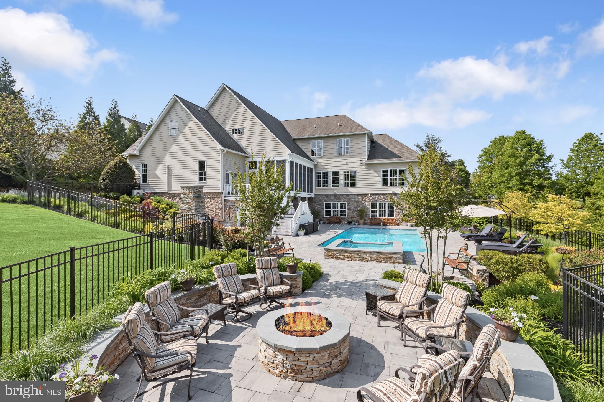 FOX MEADOW - Residential