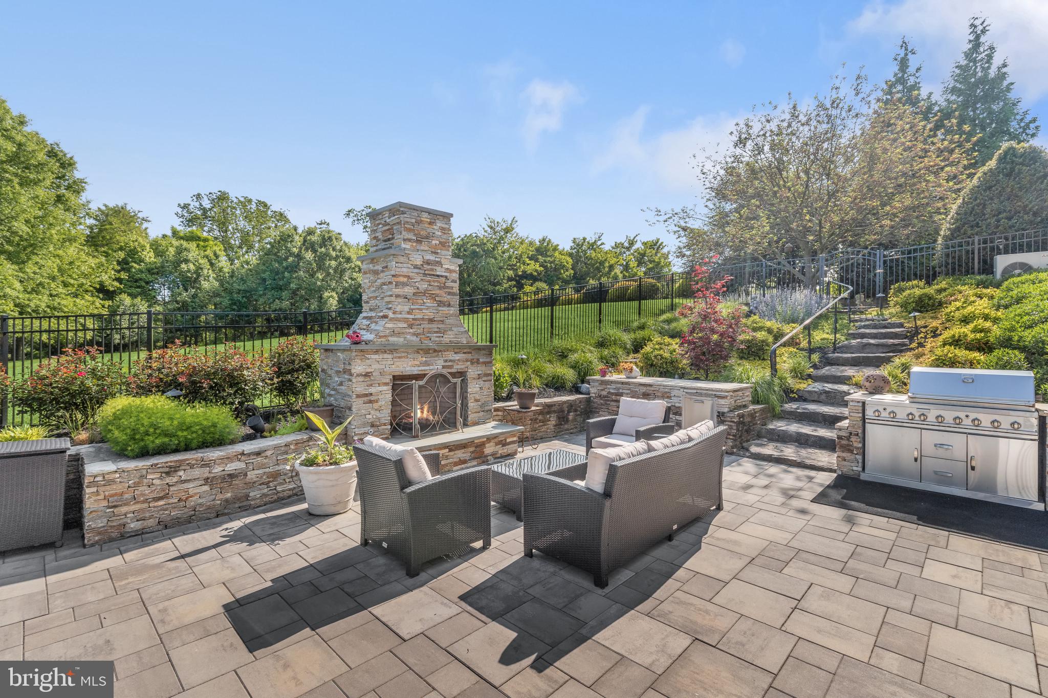 FOX MEADOW - Residential