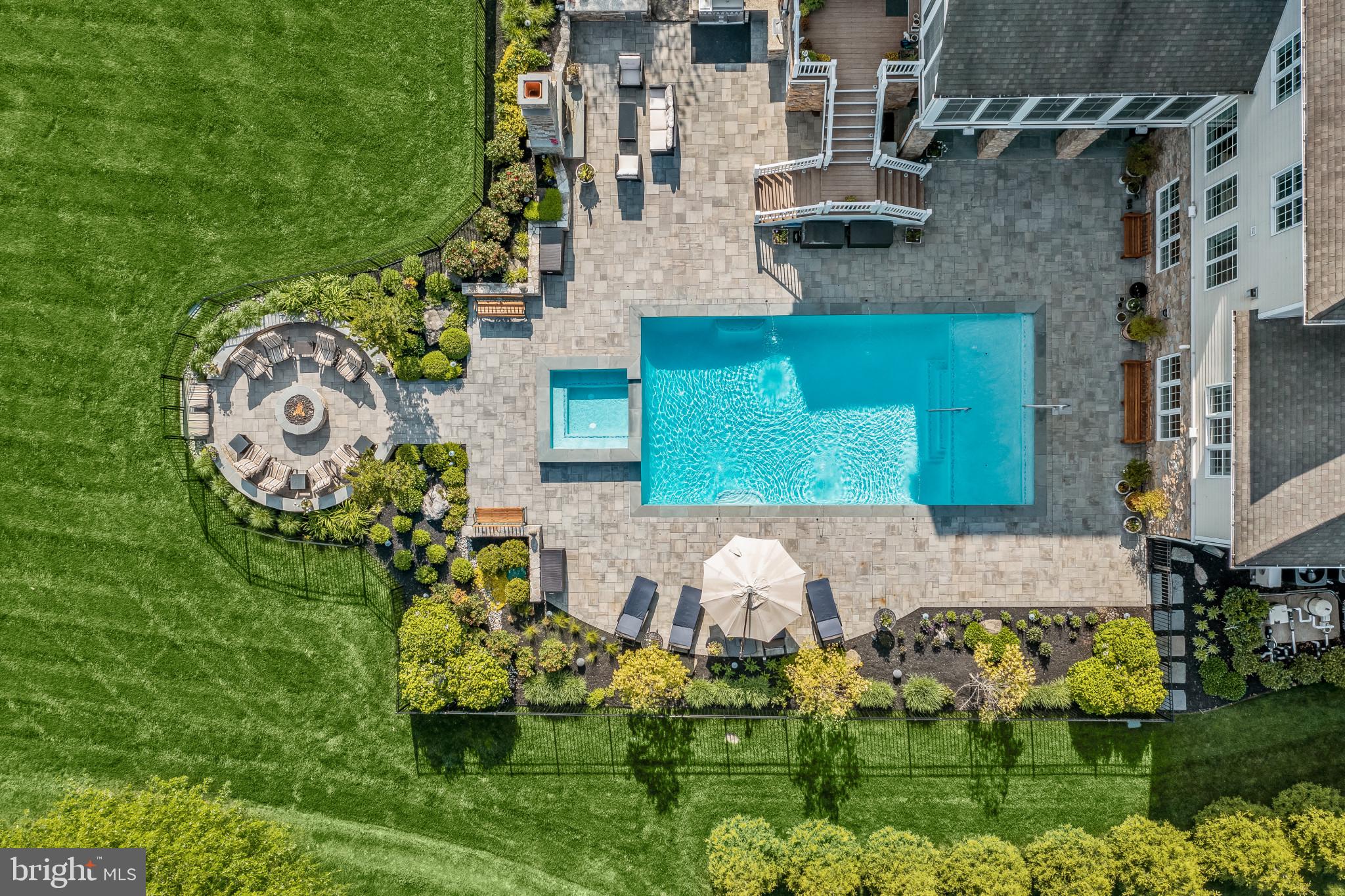 FOX MEADOW - Residential