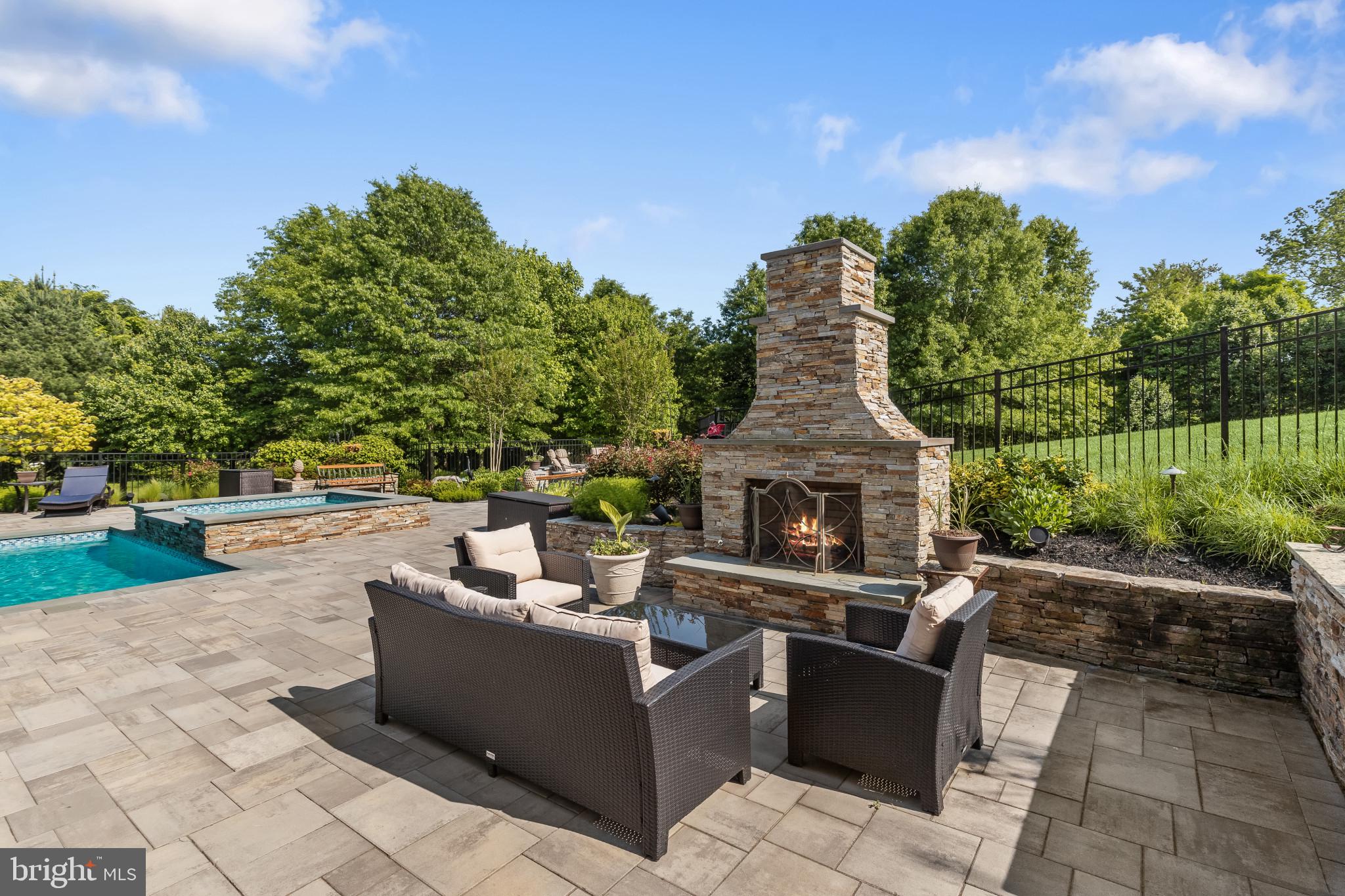 FOX MEADOW - Residential