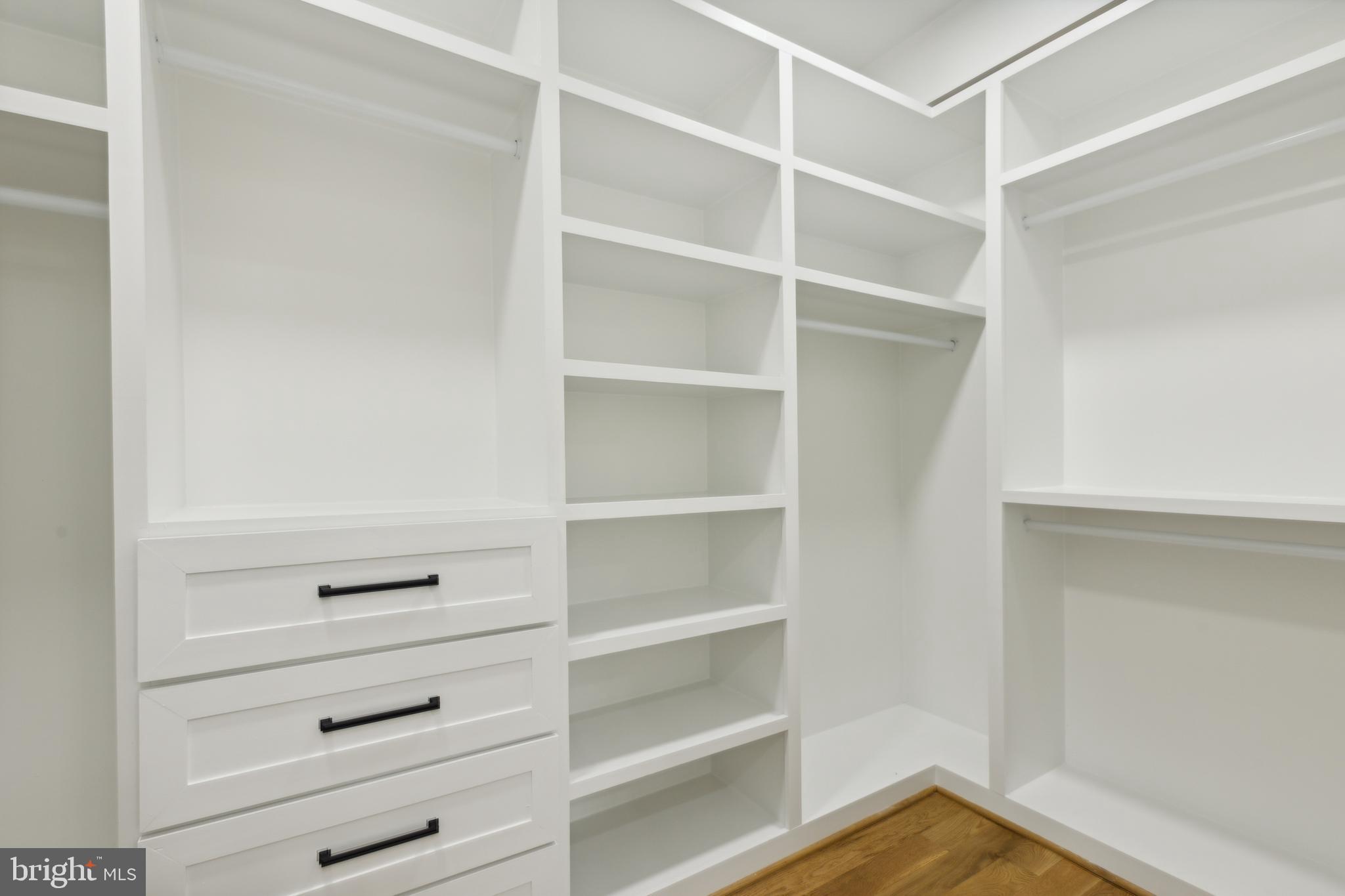 LINDSEY'S - Residential