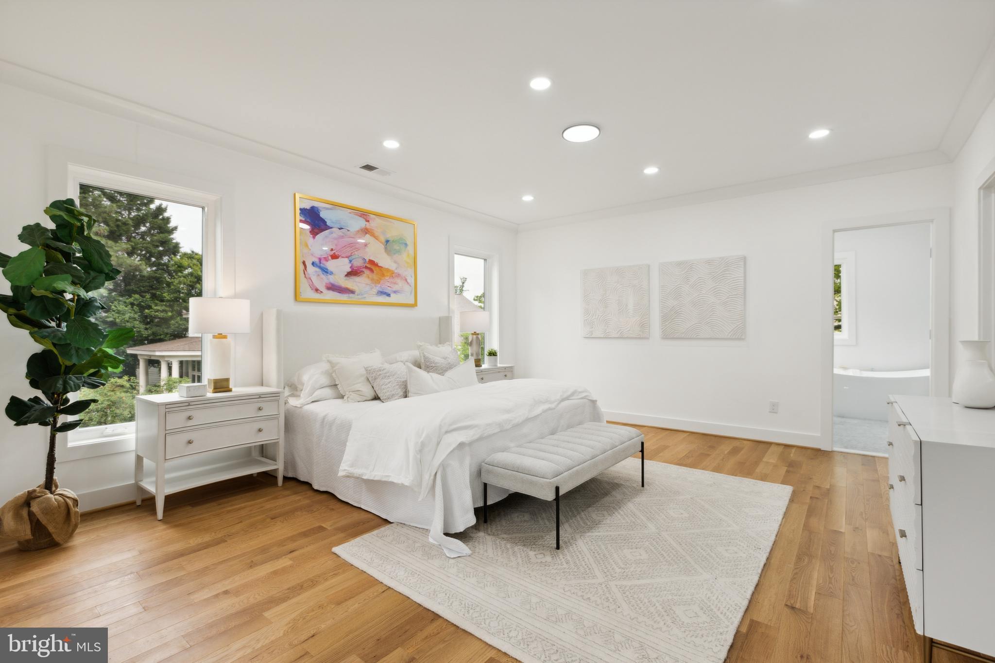 LINDSEY'S - Residential