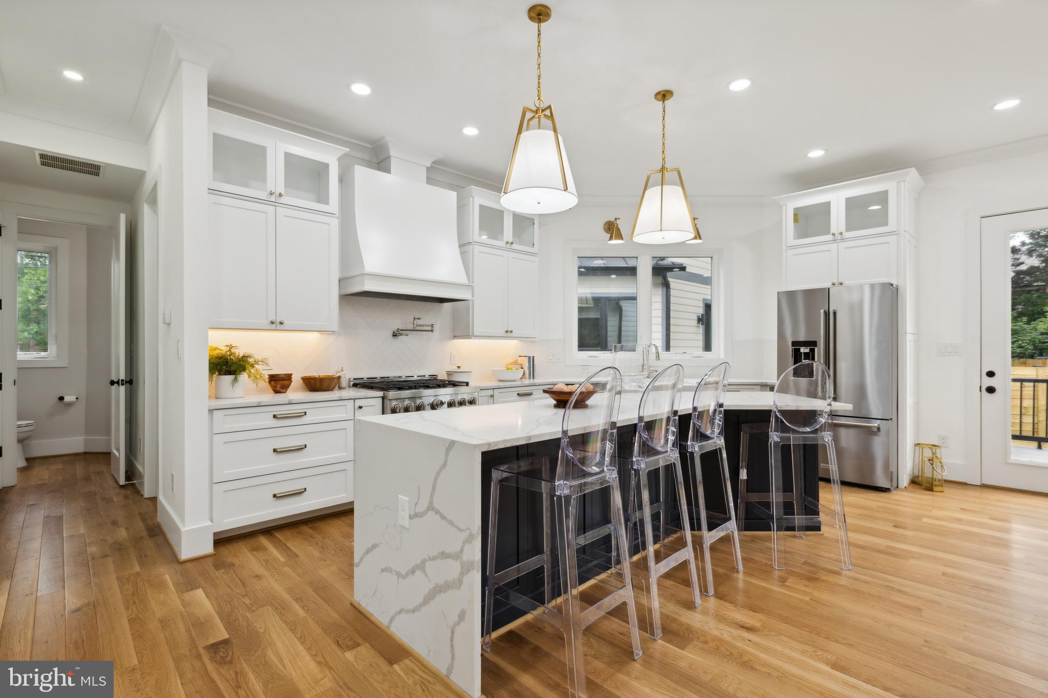 LINDSEY'S - Residential