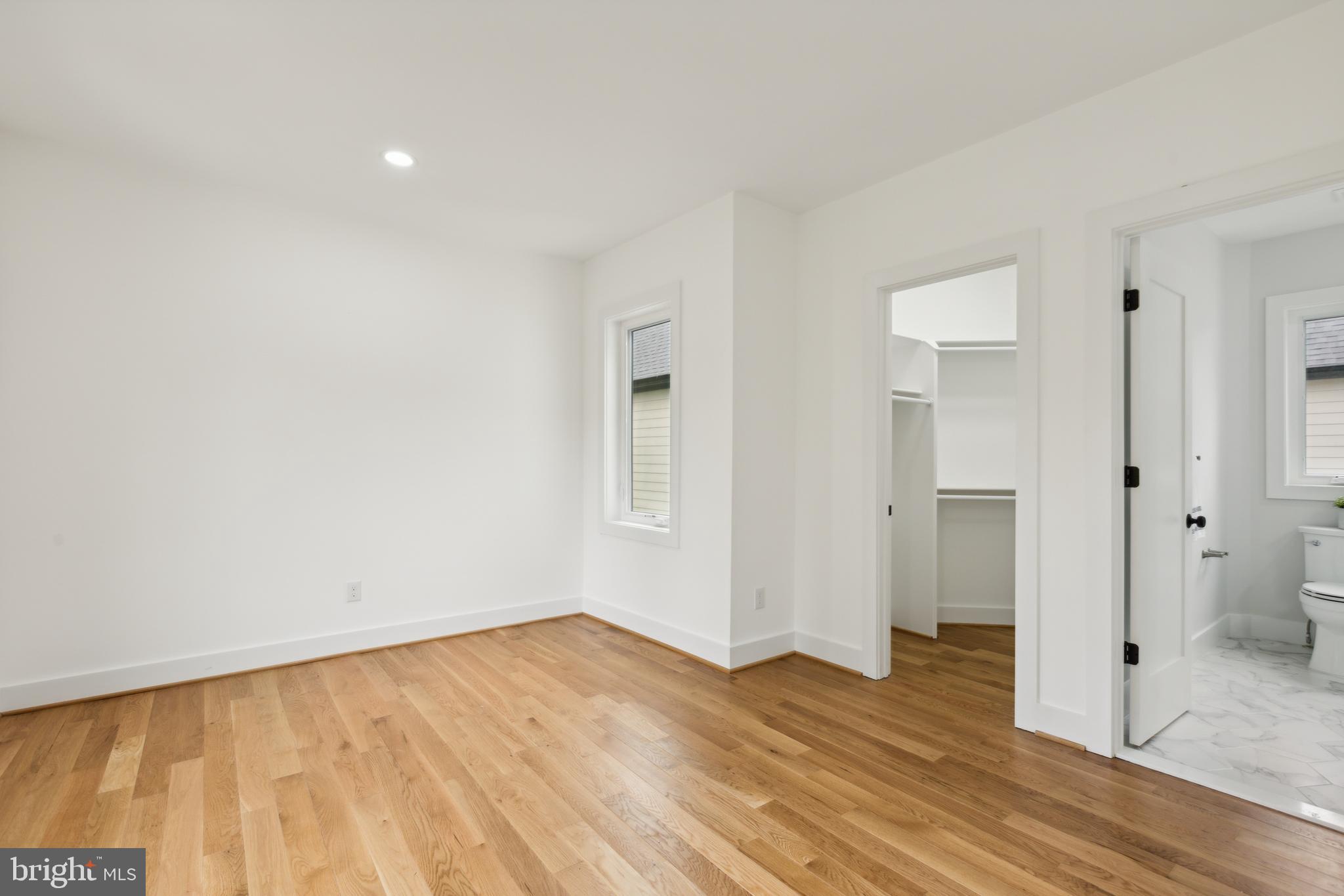 LINDSEY'S - Residential