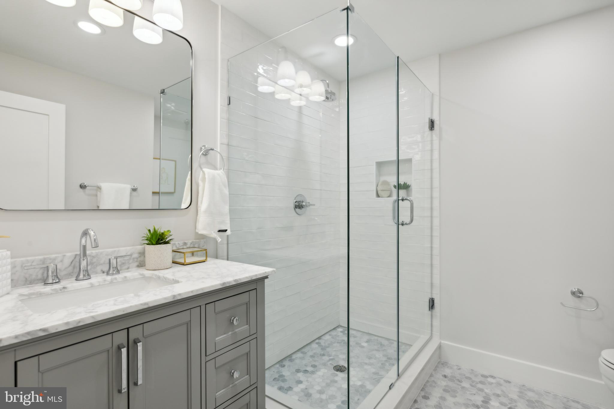 LINDSEY'S - Residential