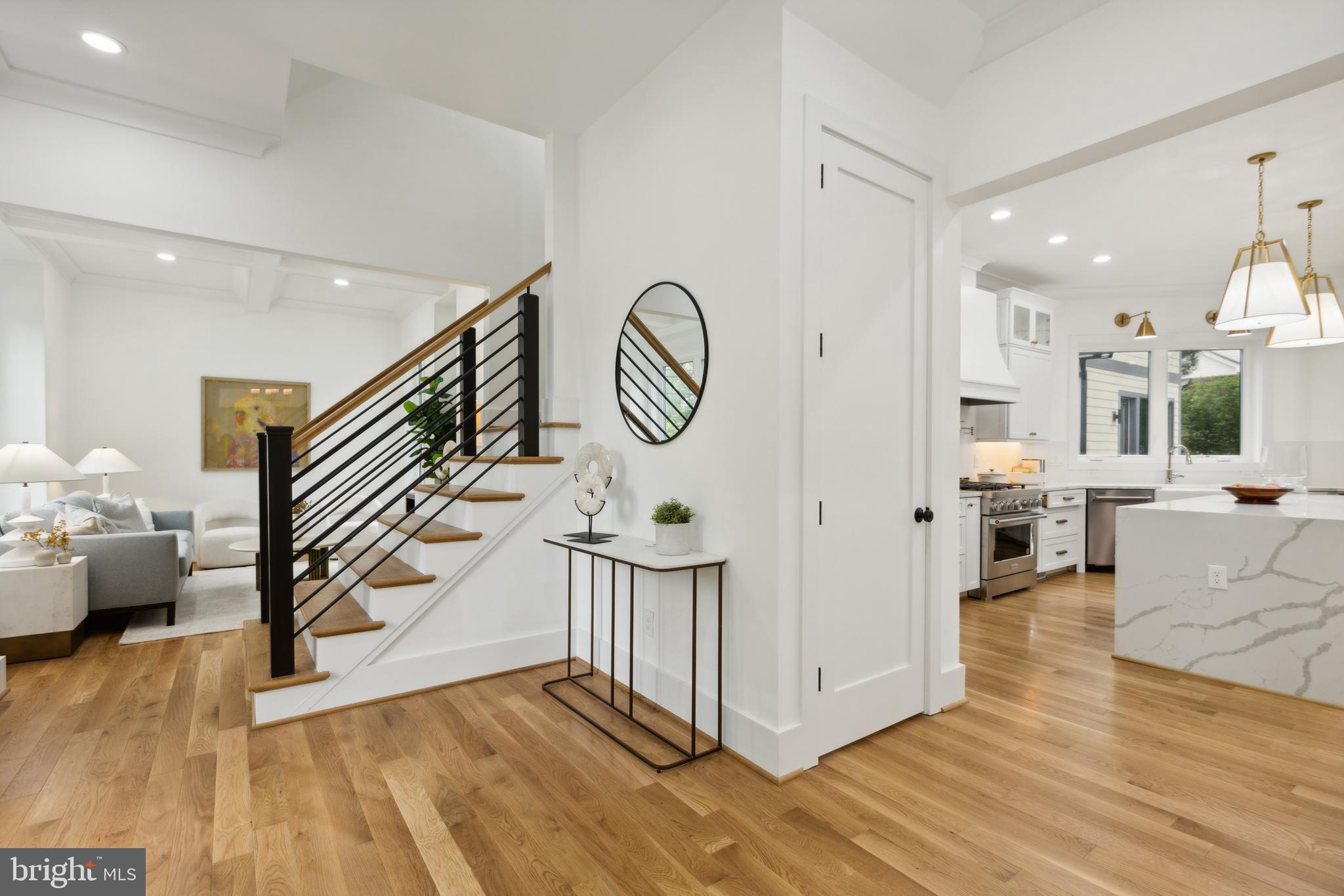 LINDSEY'S - Residential