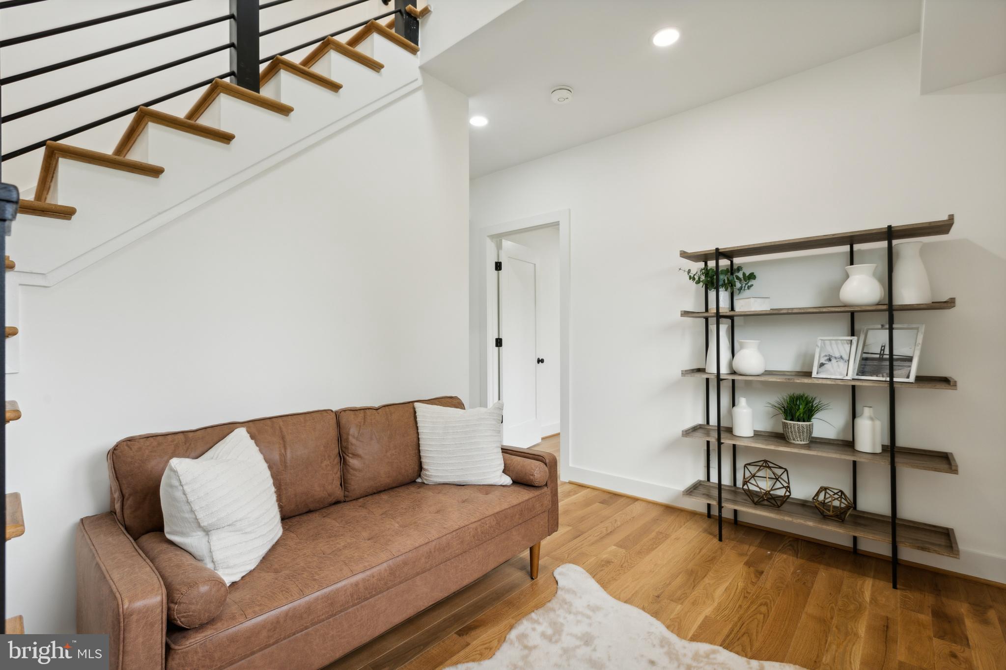 LINDSEY'S - Residential