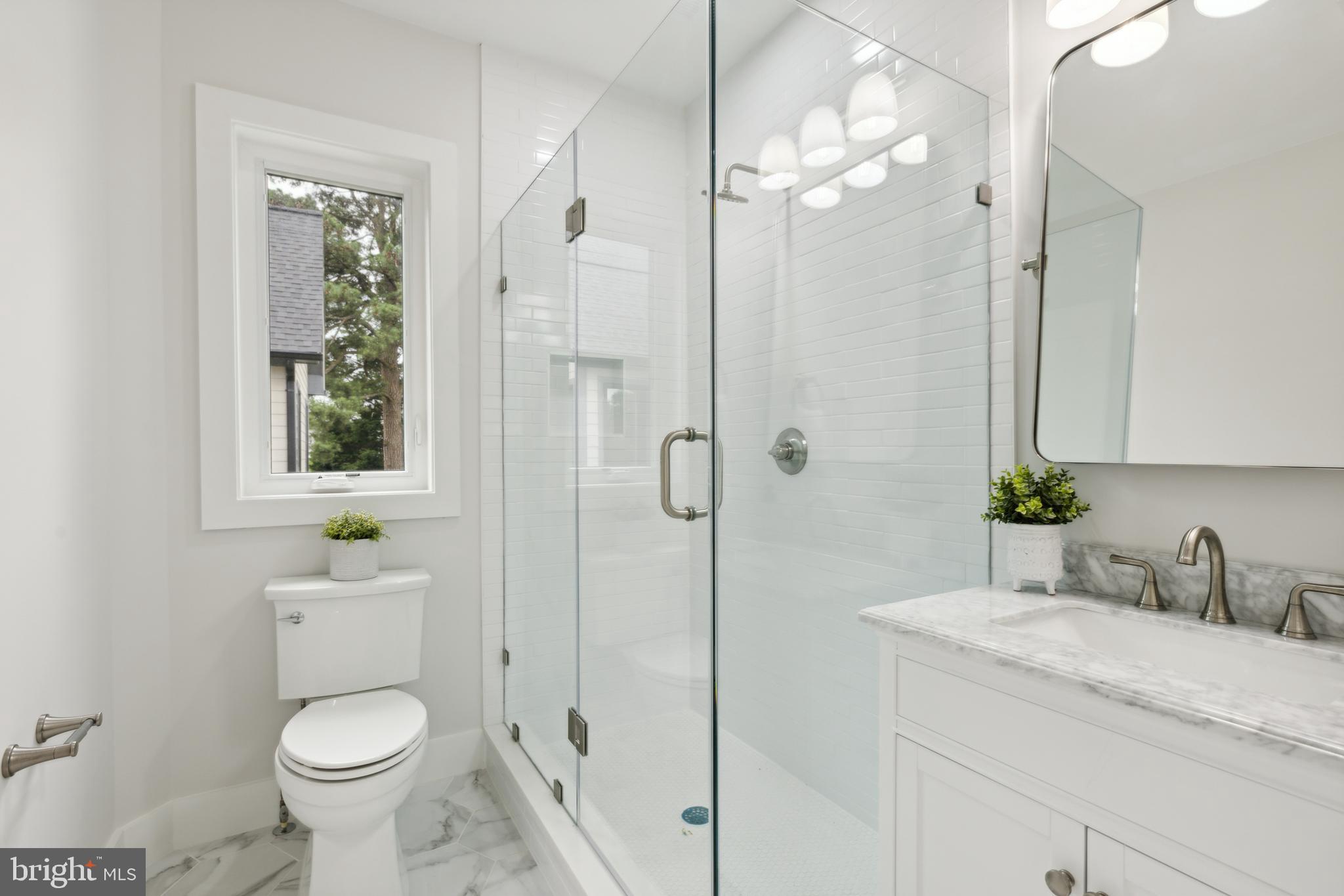 LINDSEY'S - Residential