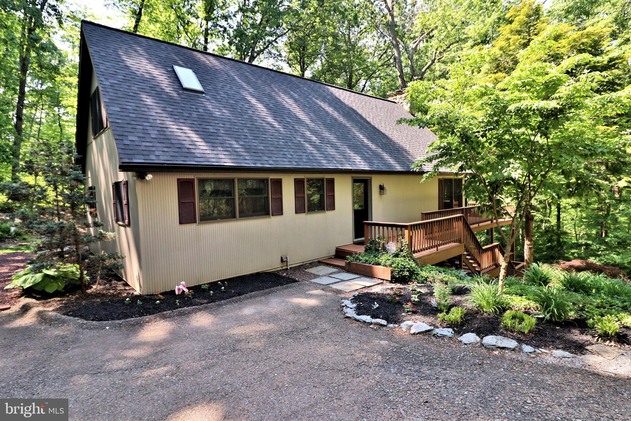94 N TANGLEWOOD DRIVE