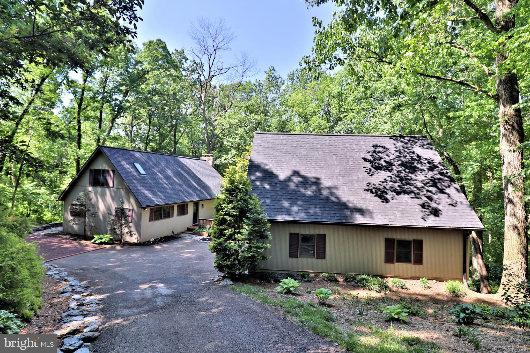 94 N TANGLEWOOD DRIVE