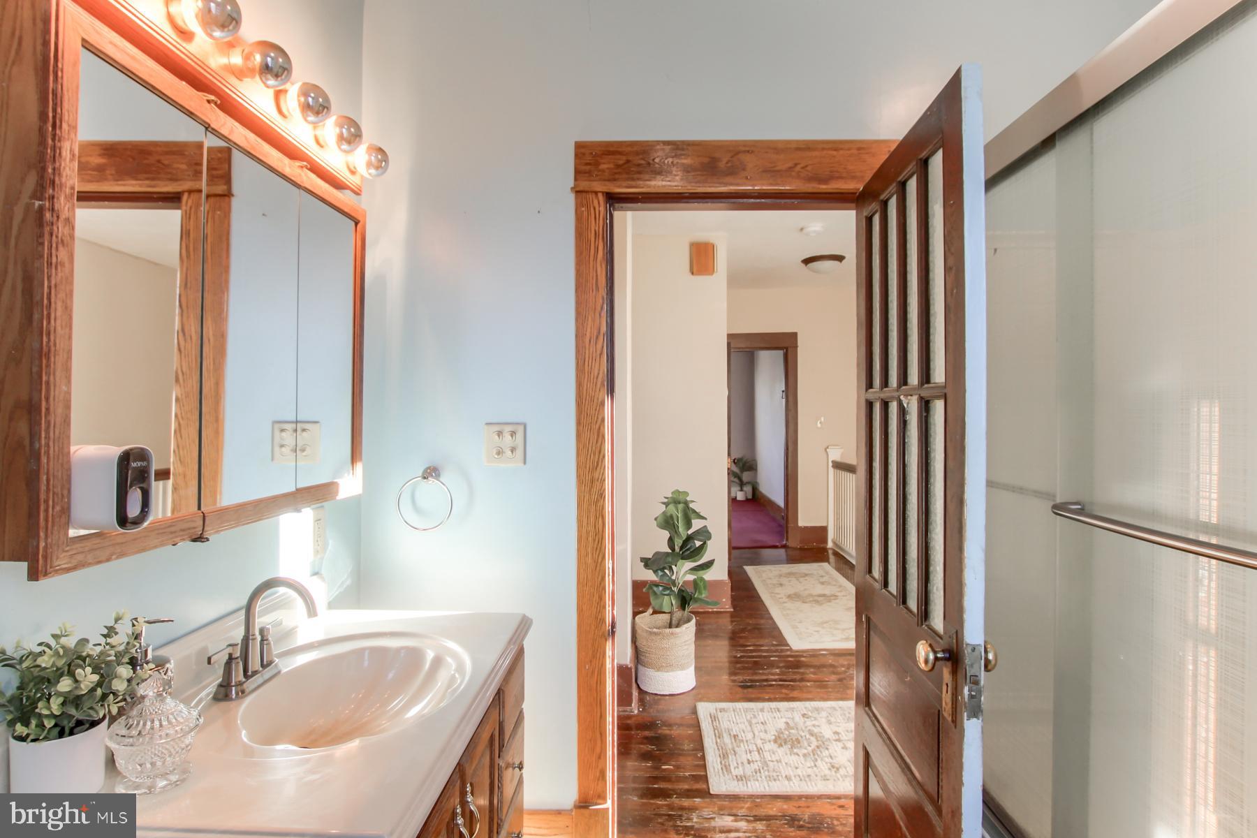 TOWER HILL - Residential