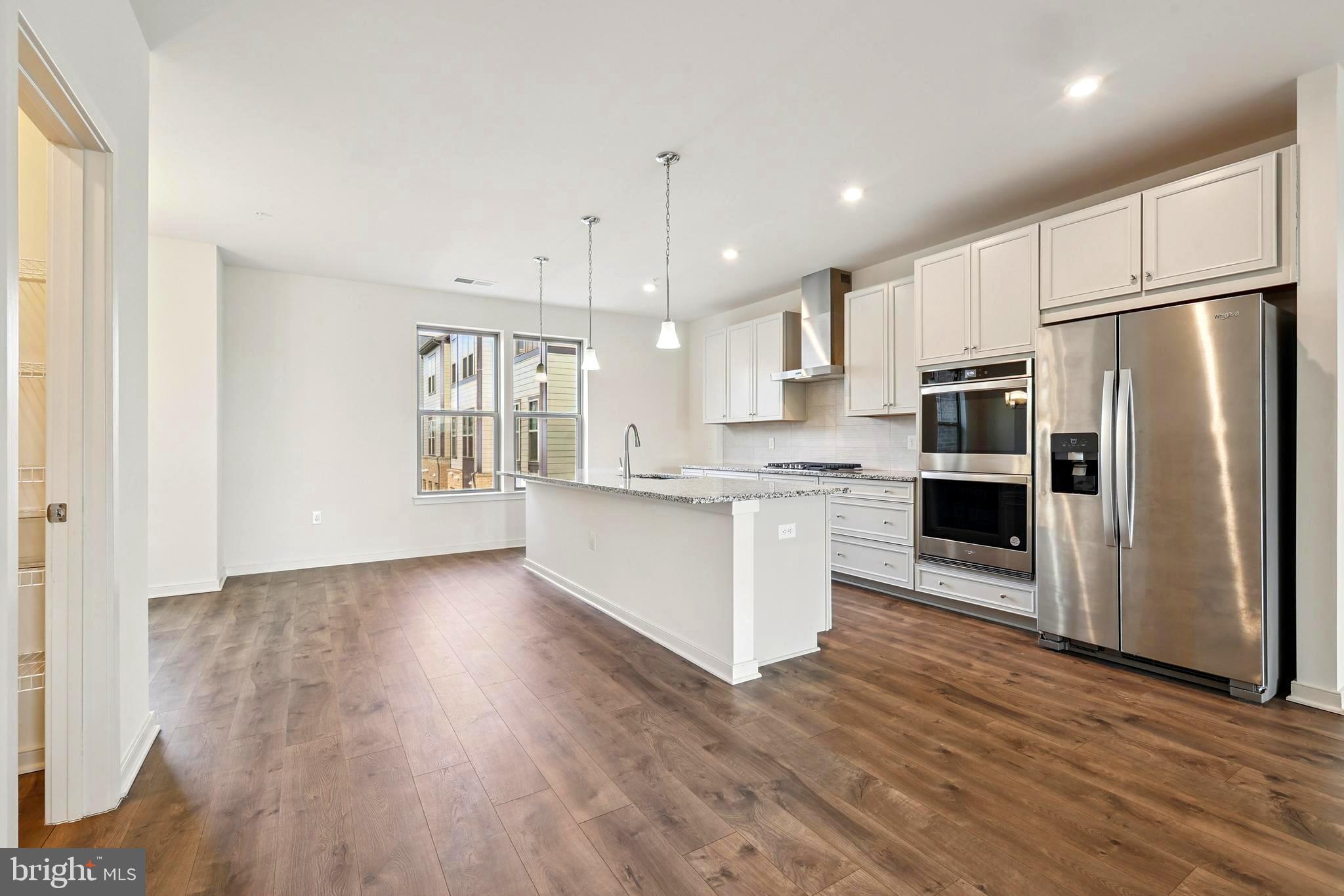 46007 WOODPECKER SQ.