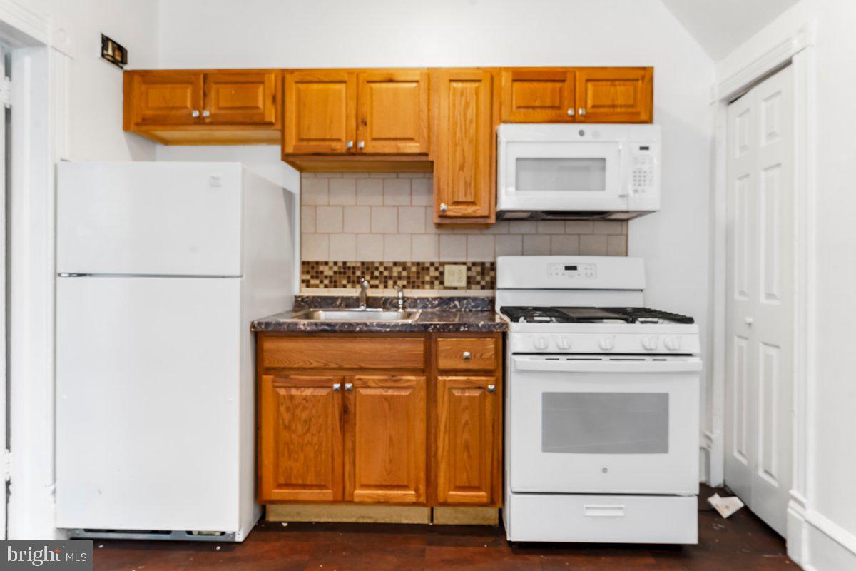 LOGAN - Residential Lease