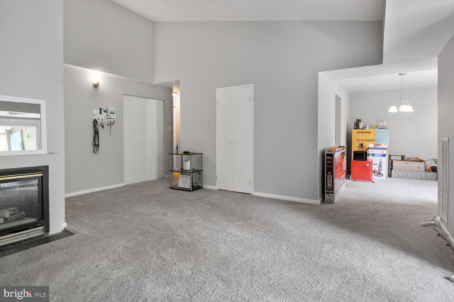 HUNTERS WOODS VILLAGE - Residential