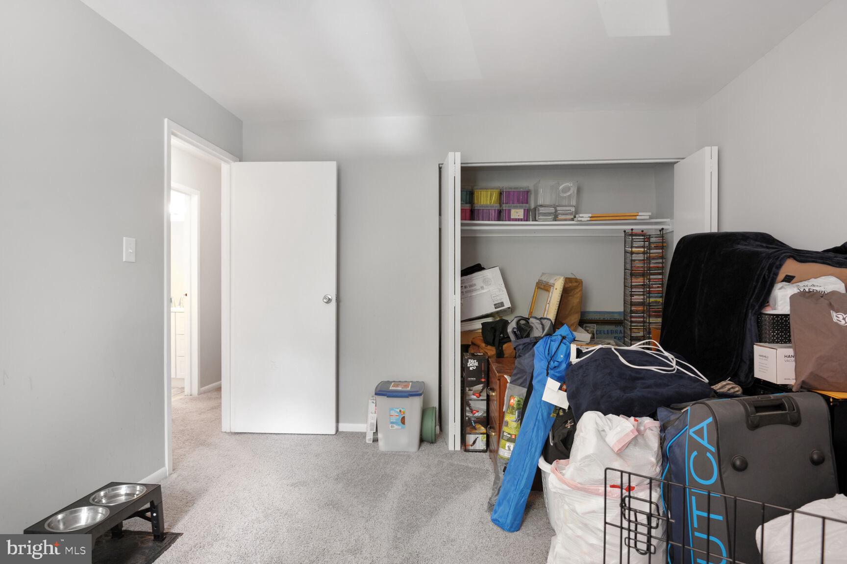 HUNTERS WOODS VILLAGE - Residential