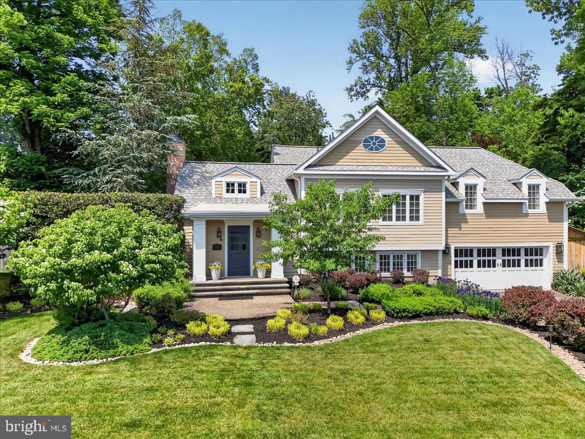 620 LAKE DRIVE