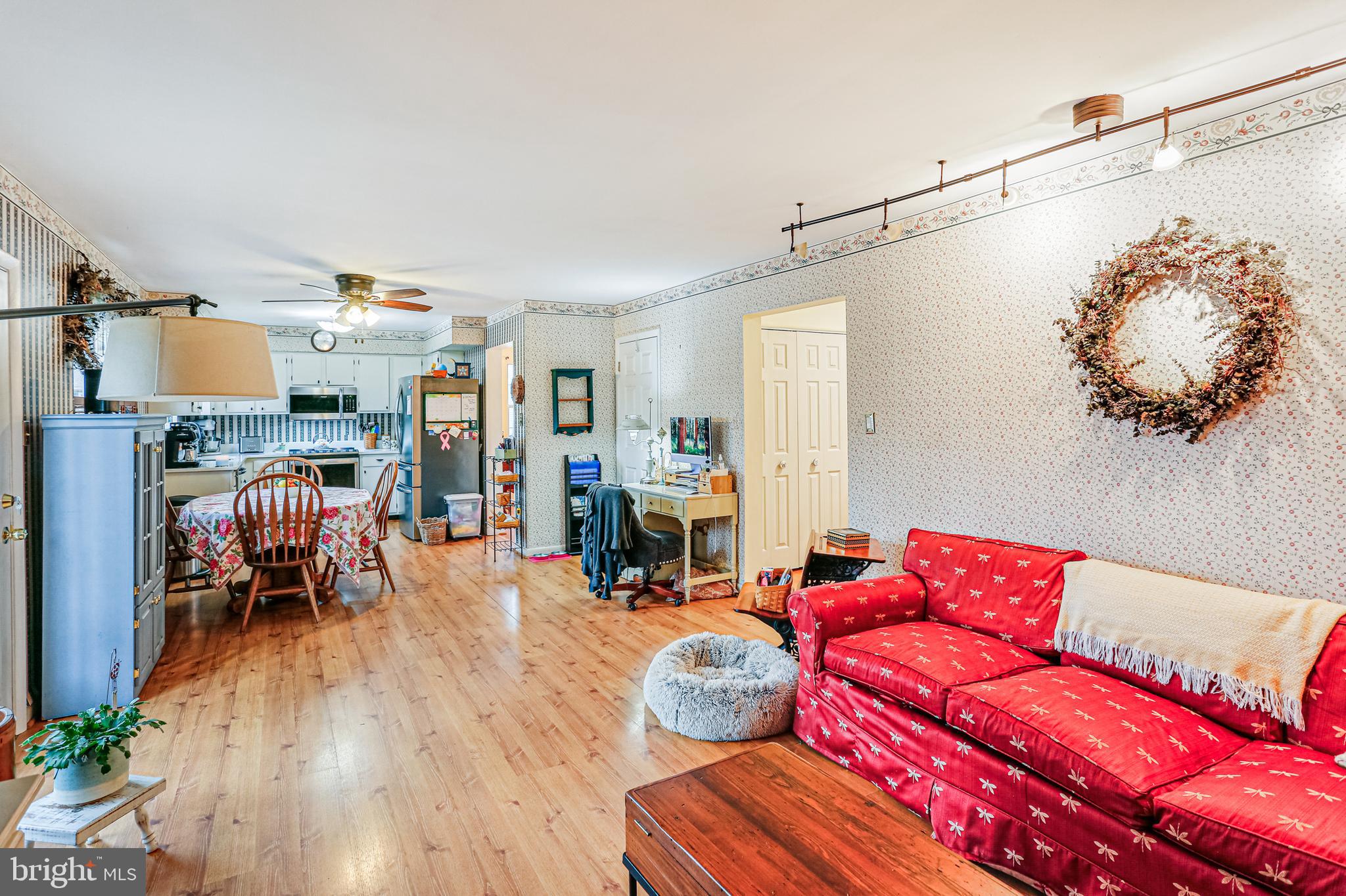 DIVINITY COVE - Residential