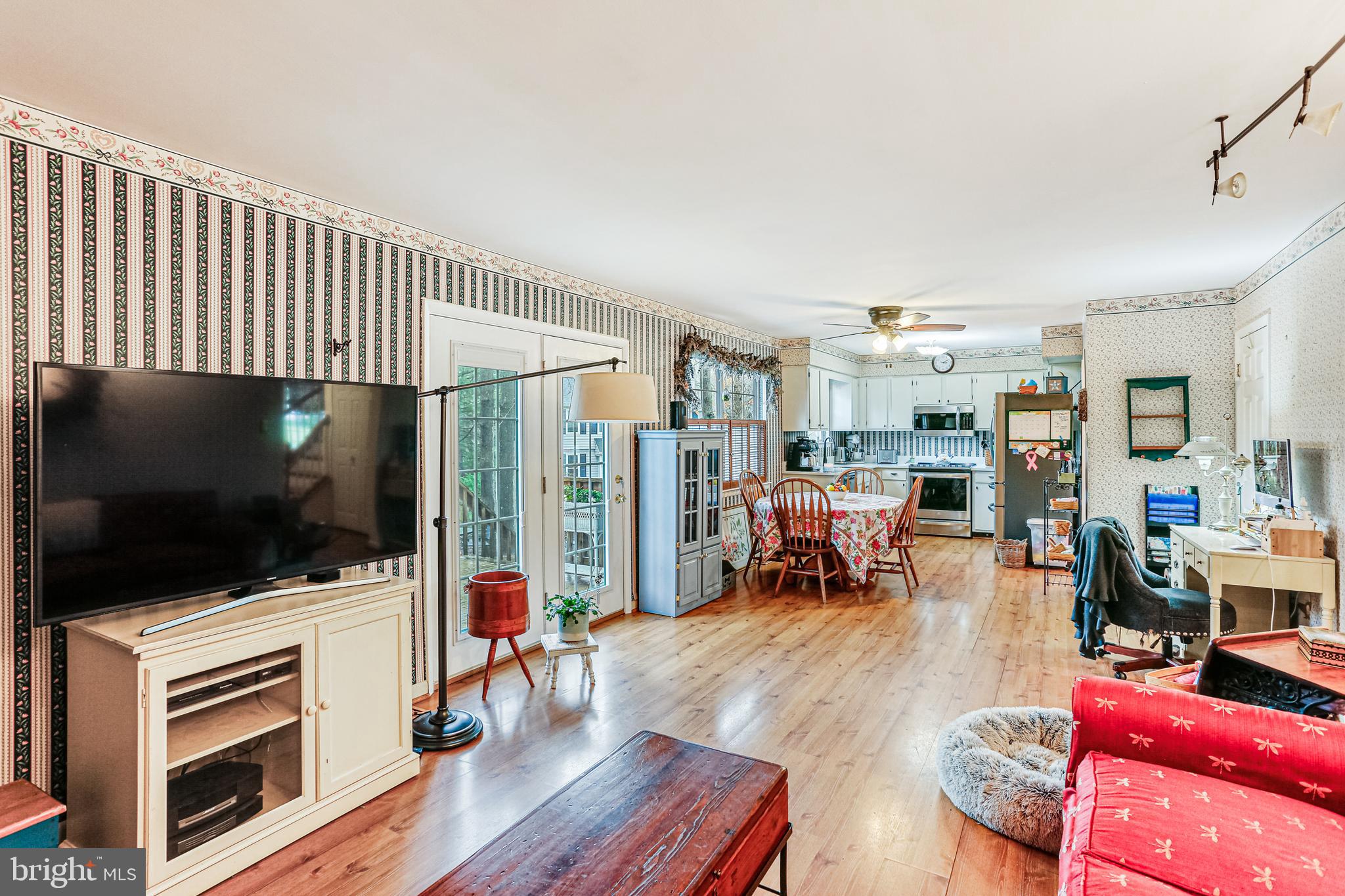 DIVINITY COVE - Residential