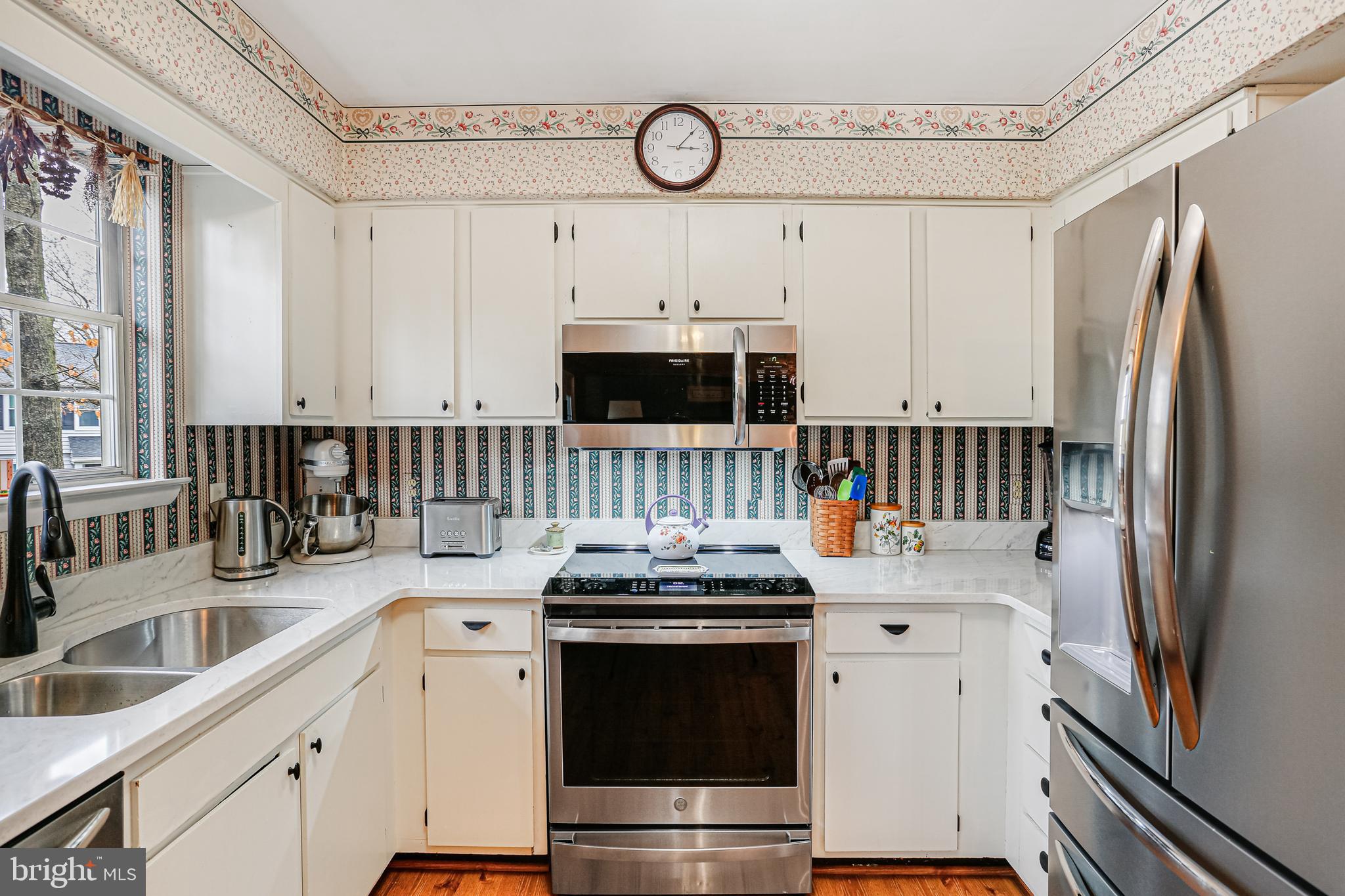 DIVINITY COVE - Residential