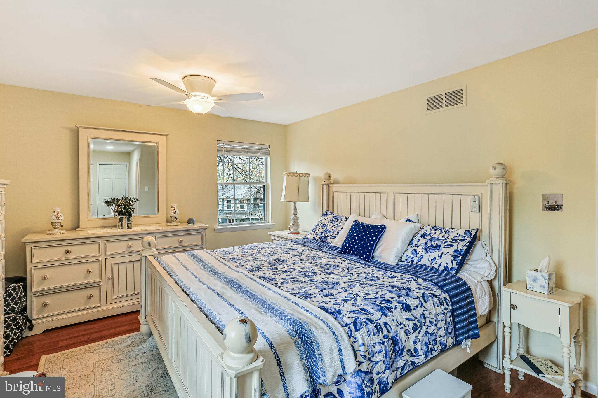 DIVINITY COVE - Residential