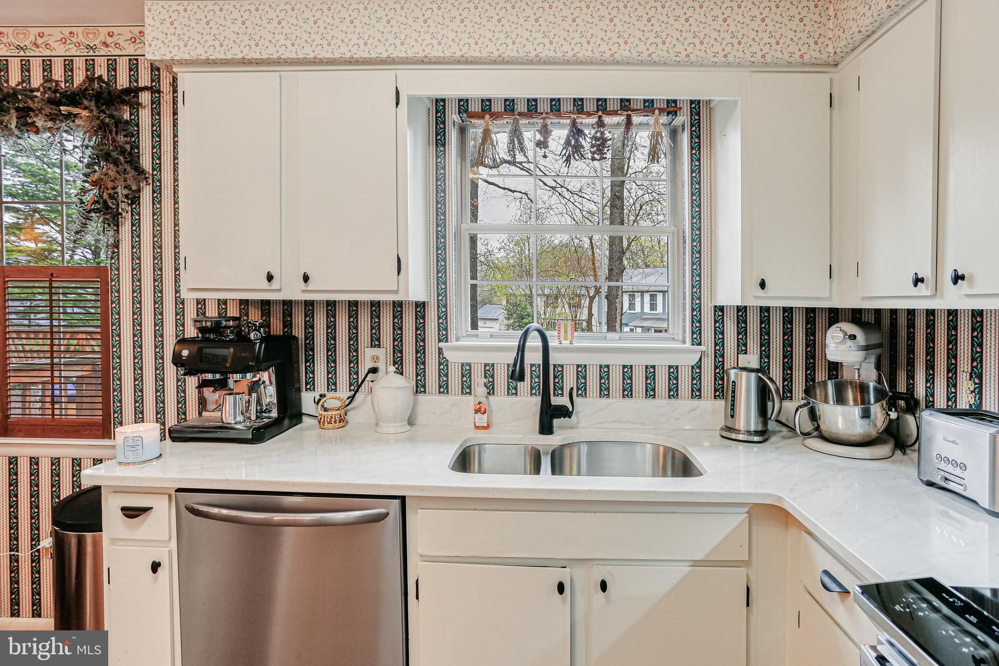 DIVINITY COVE - Residential