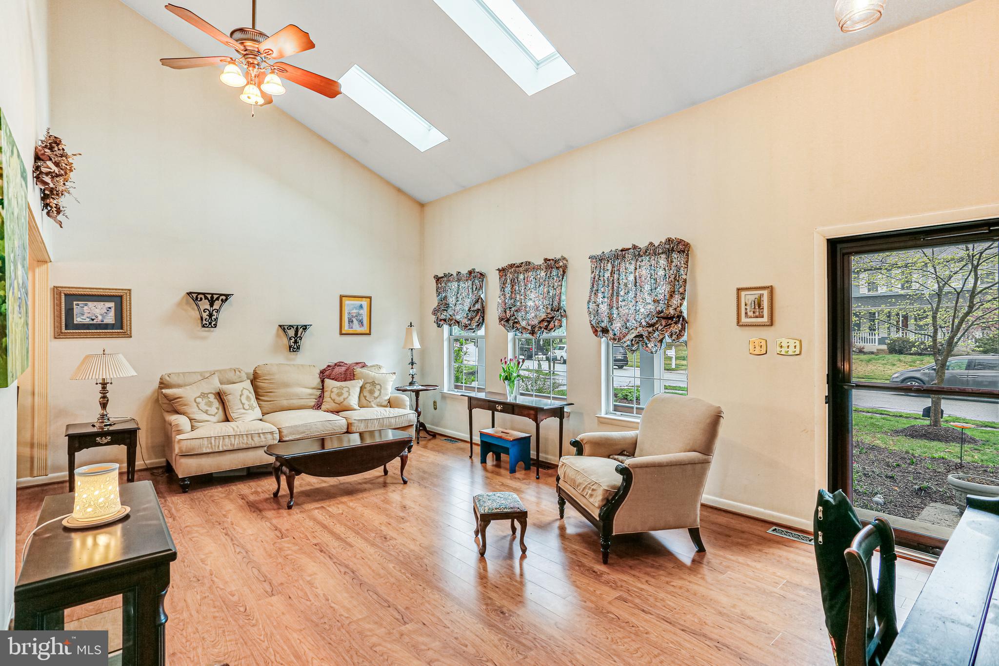 DIVINITY COVE - Residential