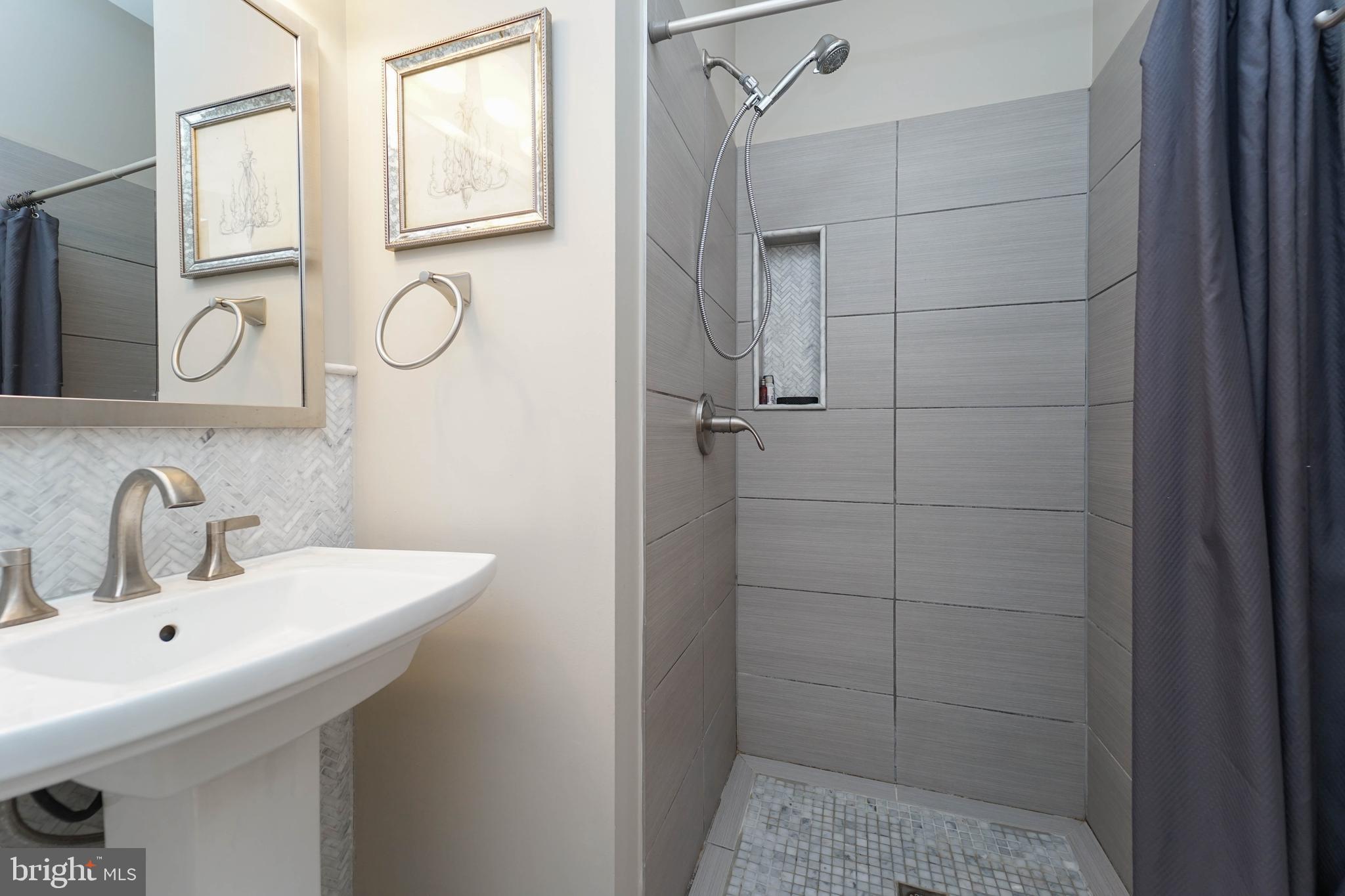 CREEKSTONE VILLAGE - Residential