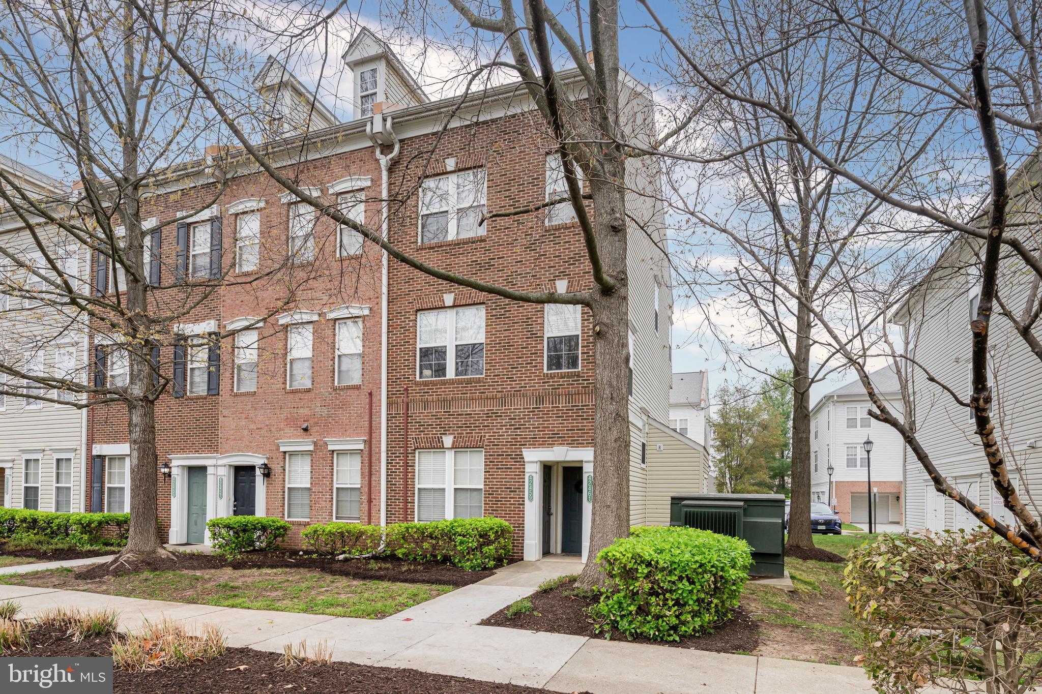 42461 ROCKROSE SQUARE