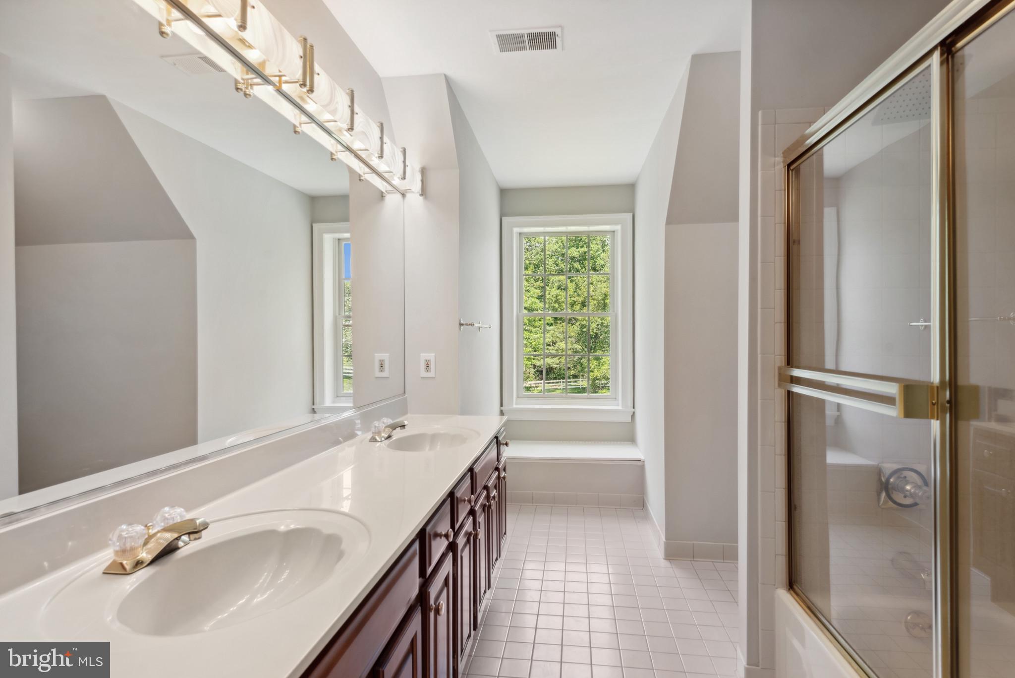 HAWKSFIELD ESTATES - Residential