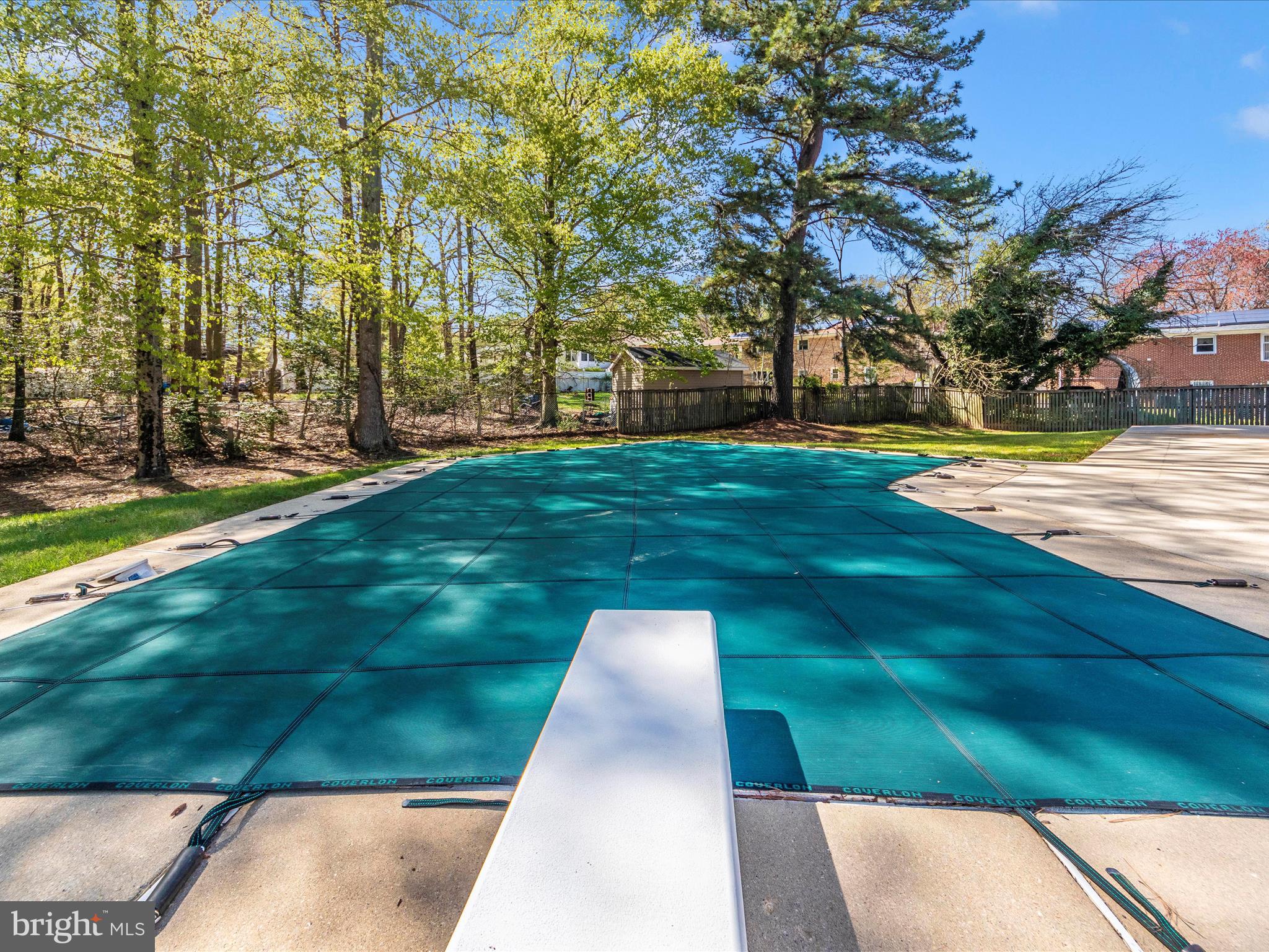 SURRATTS GARDENS - Residential