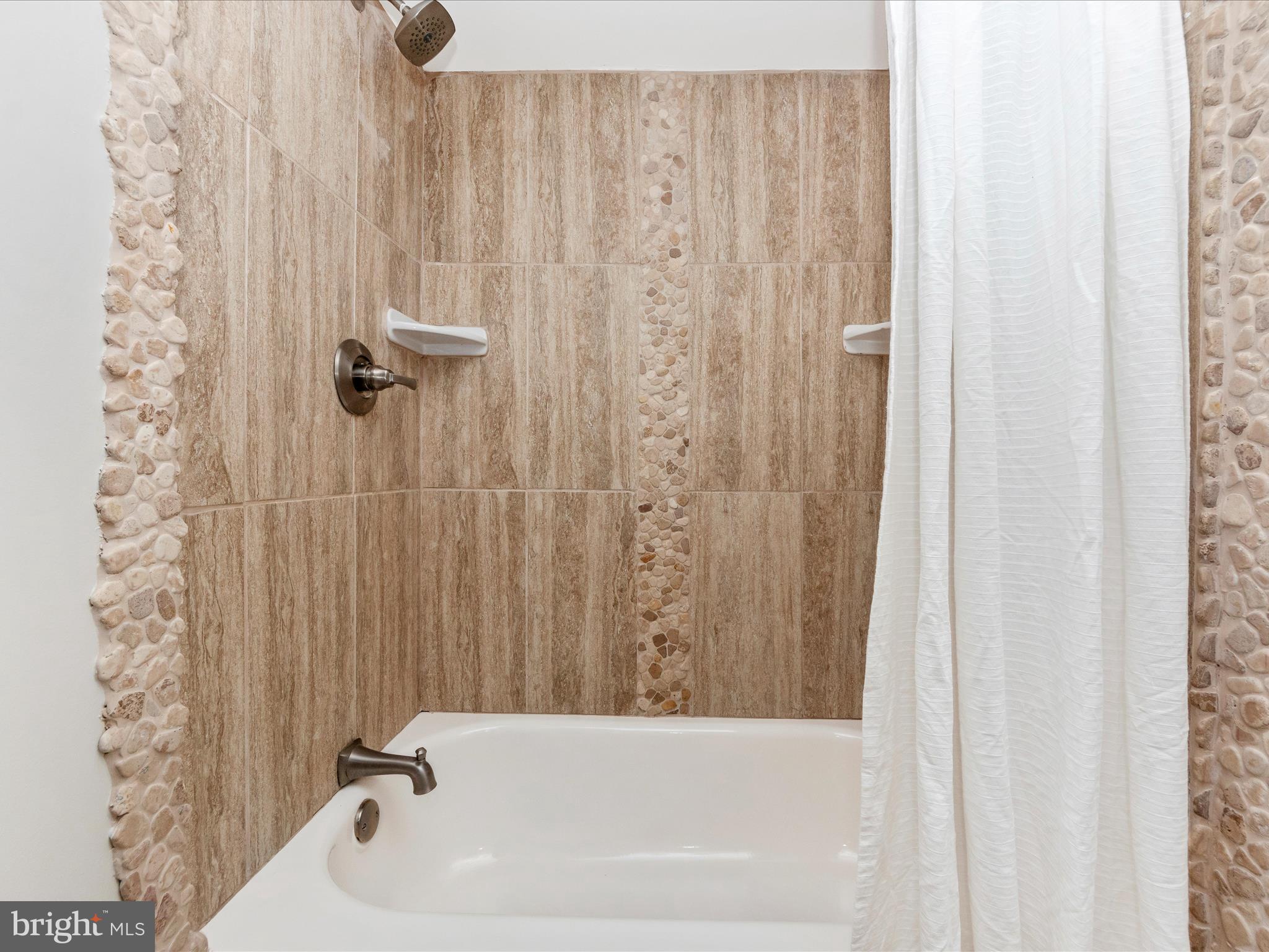 SURRATTS GARDENS - Residential