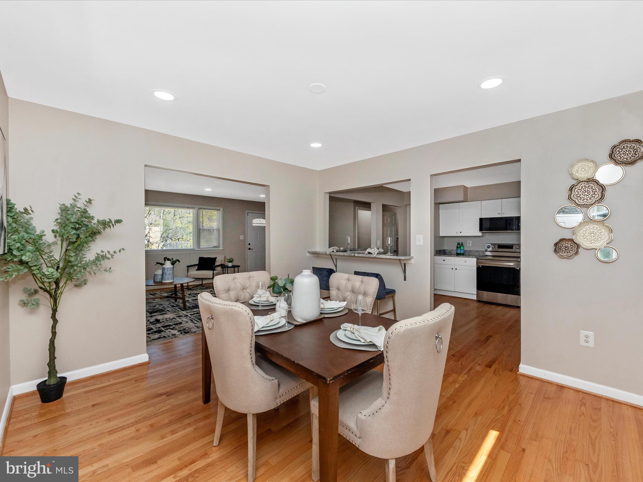 SURRATTS GARDENS - Residential