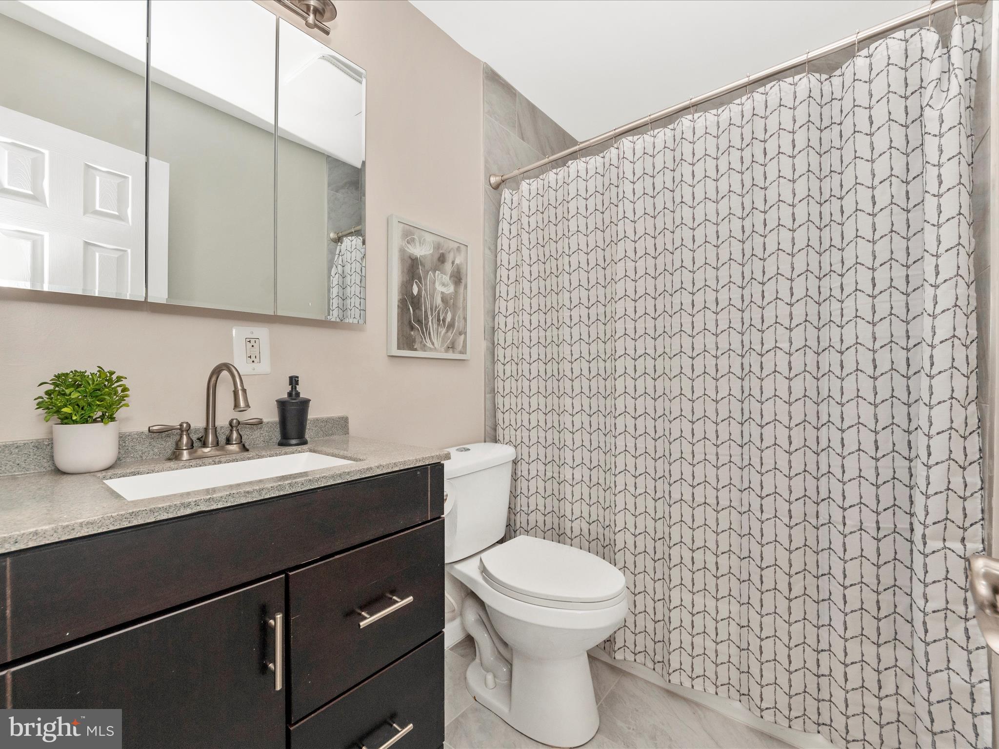 SURRATTS GARDENS - Residential