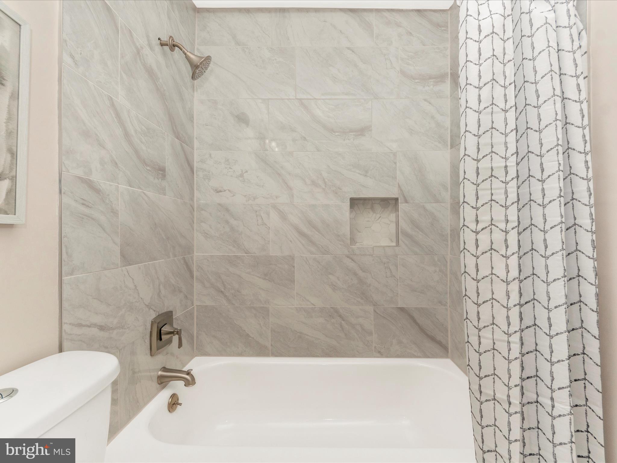 SURRATTS GARDENS - Residential