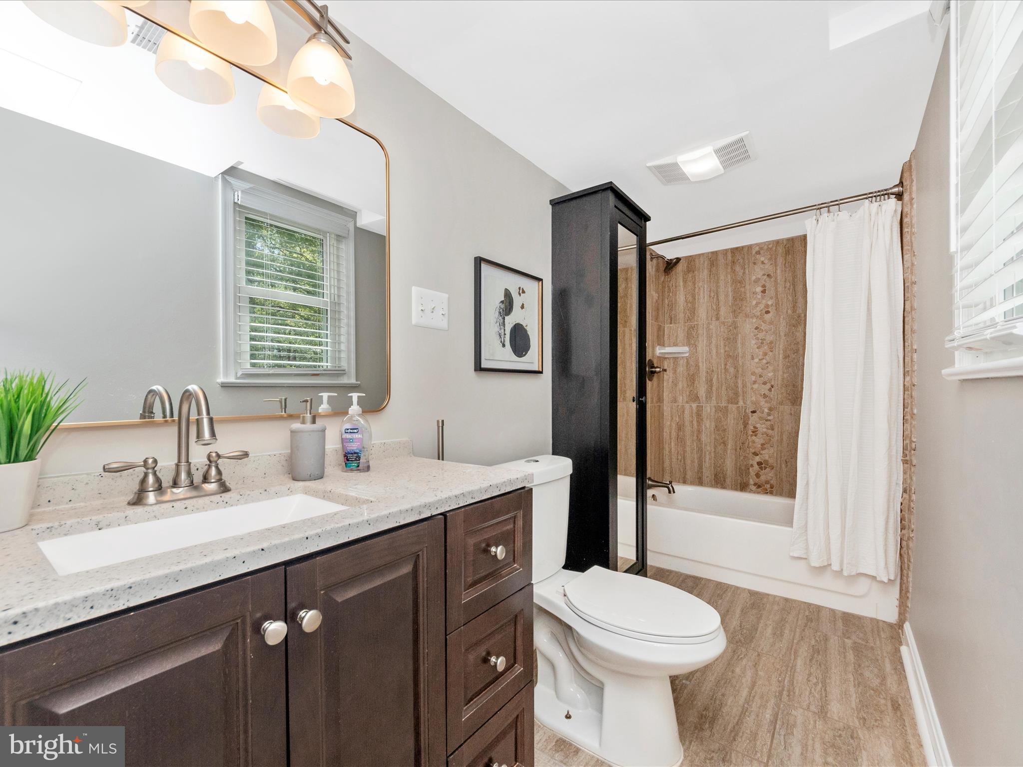 SURRATTS GARDENS - Residential