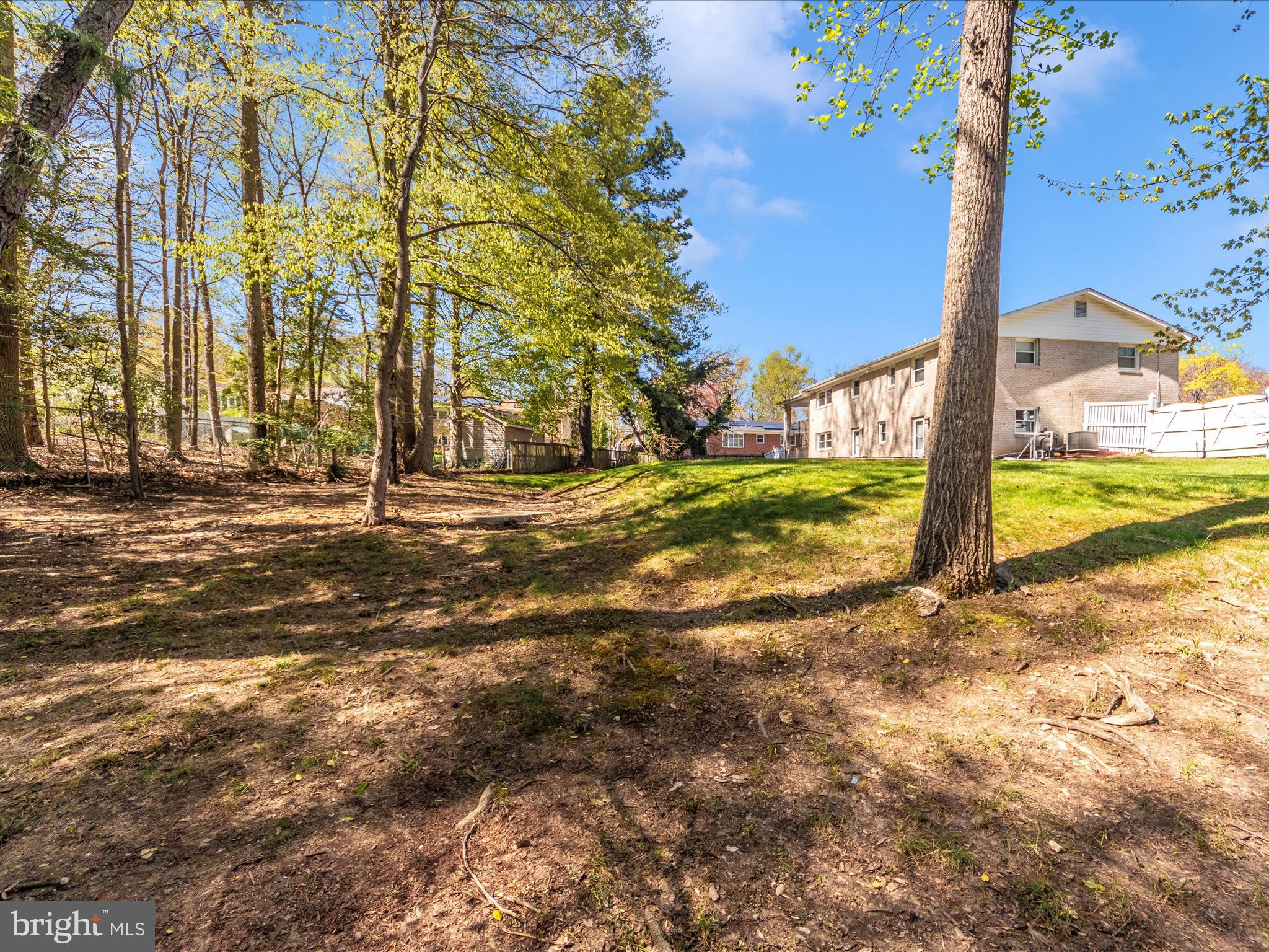 SURRATTS GARDENS - Residential