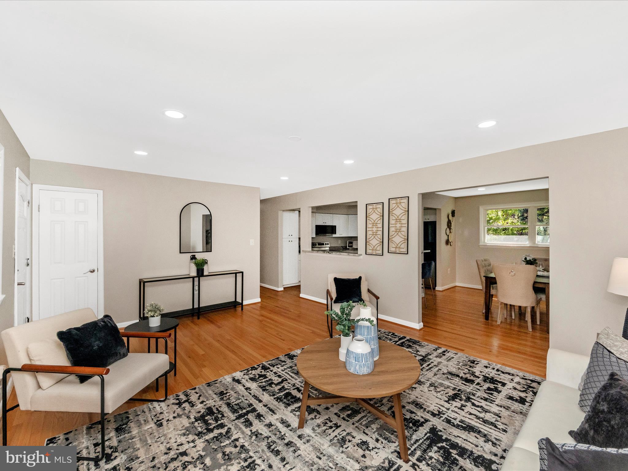 SURRATTS GARDENS - Residential