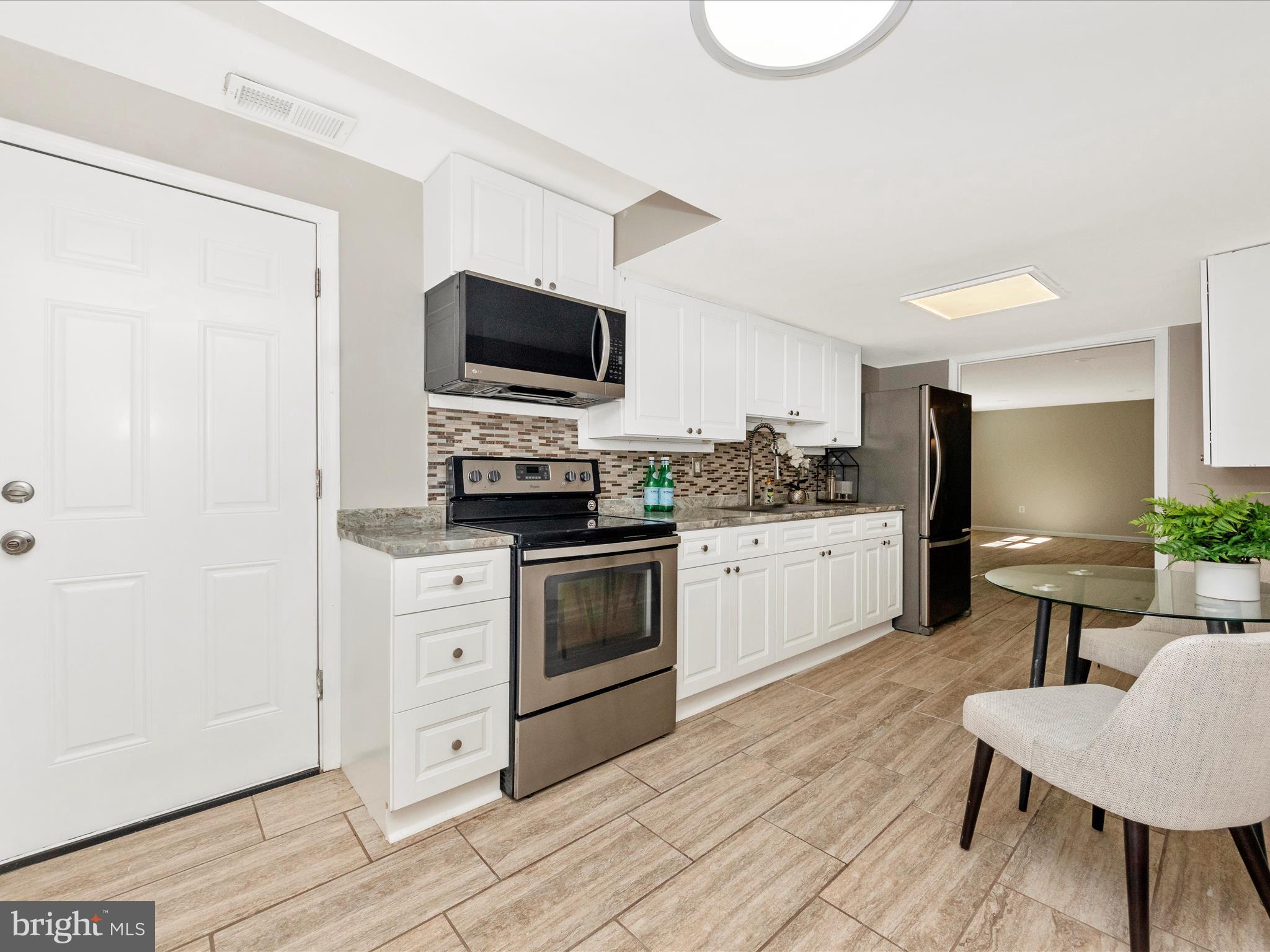 SURRATTS GARDENS - Residential