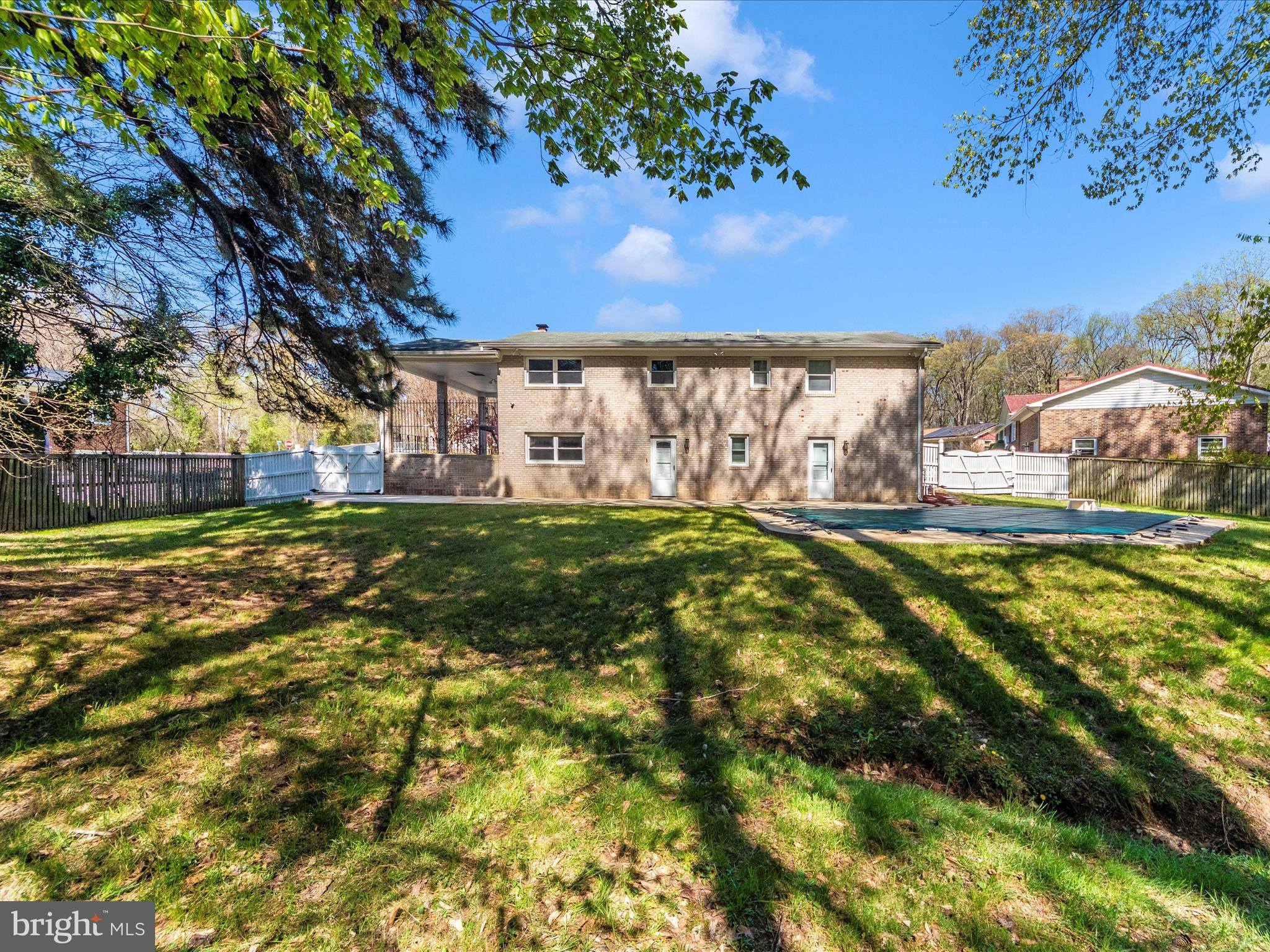 SURRATTS GARDENS - Residential