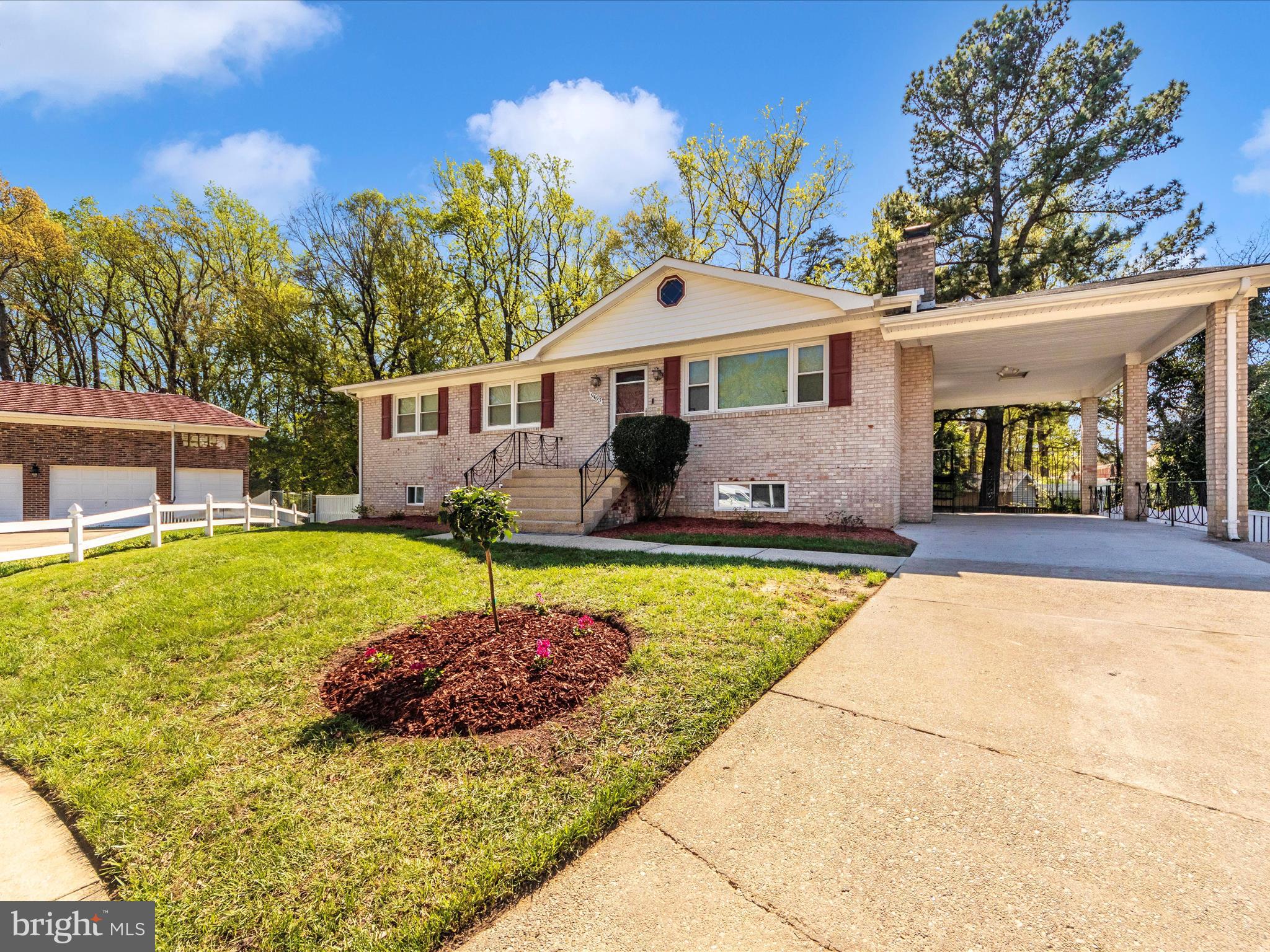 SURRATTS GARDENS - Residential