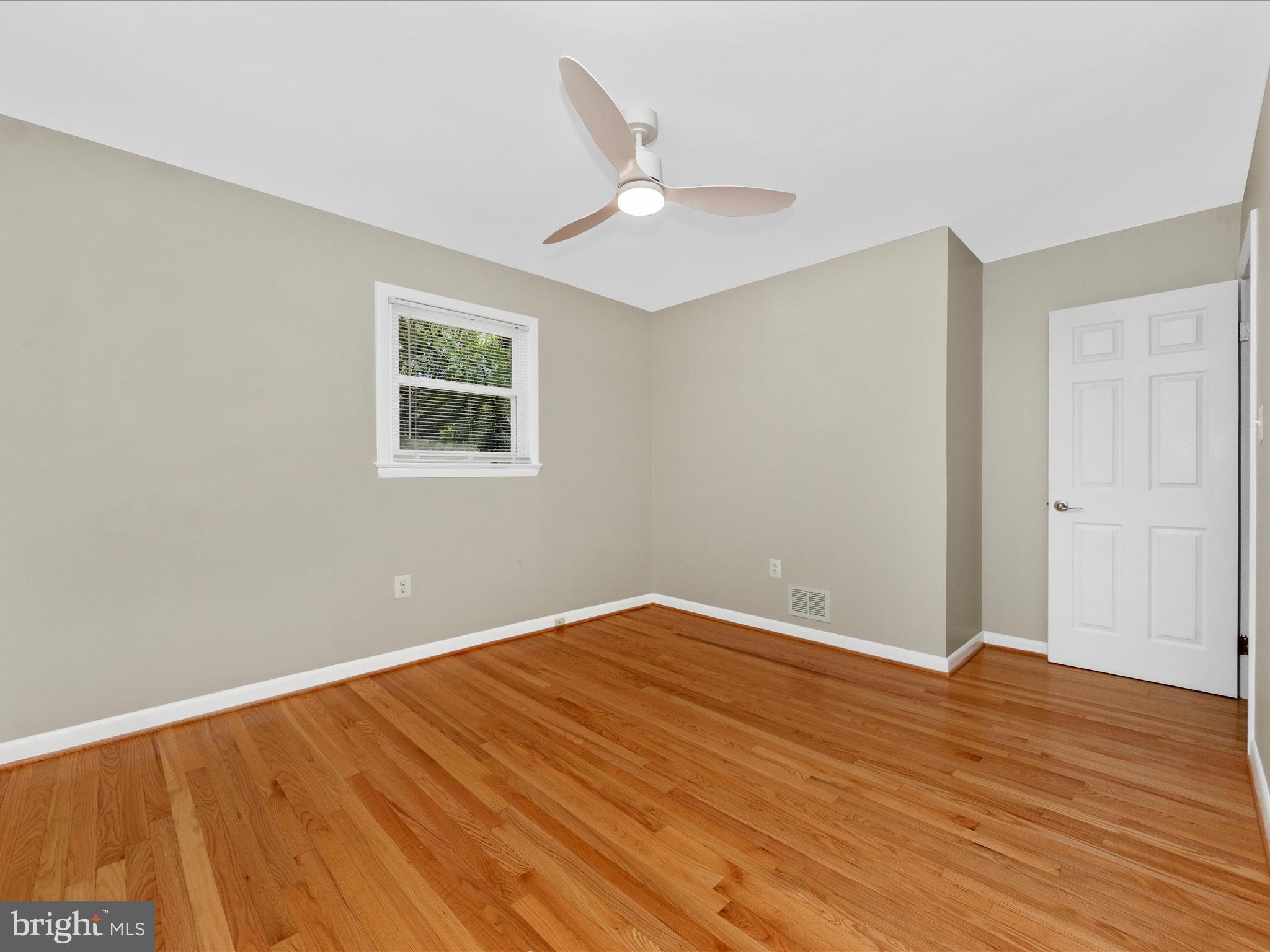 SURRATTS GARDENS - Residential